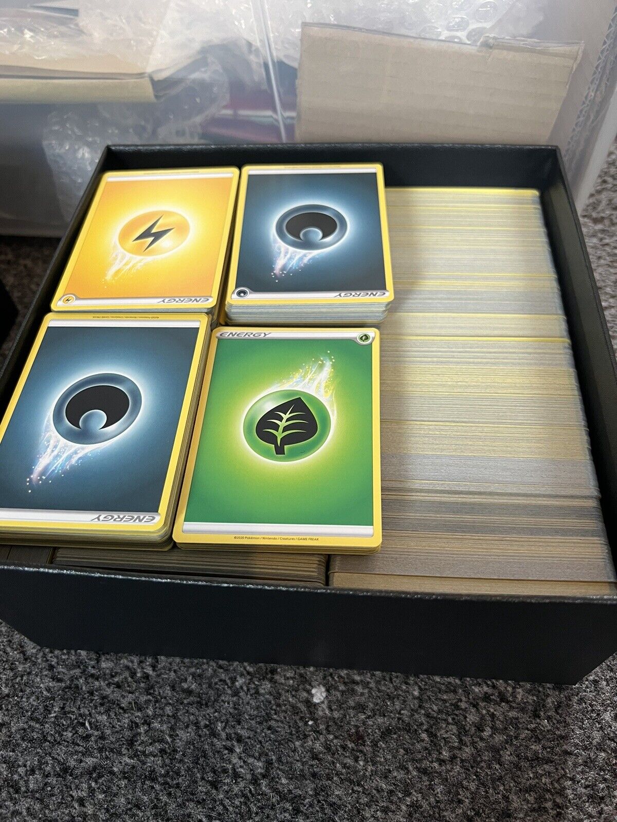 Pokemon TCG/ 1700 Assorted Energy cards/ Joblot
