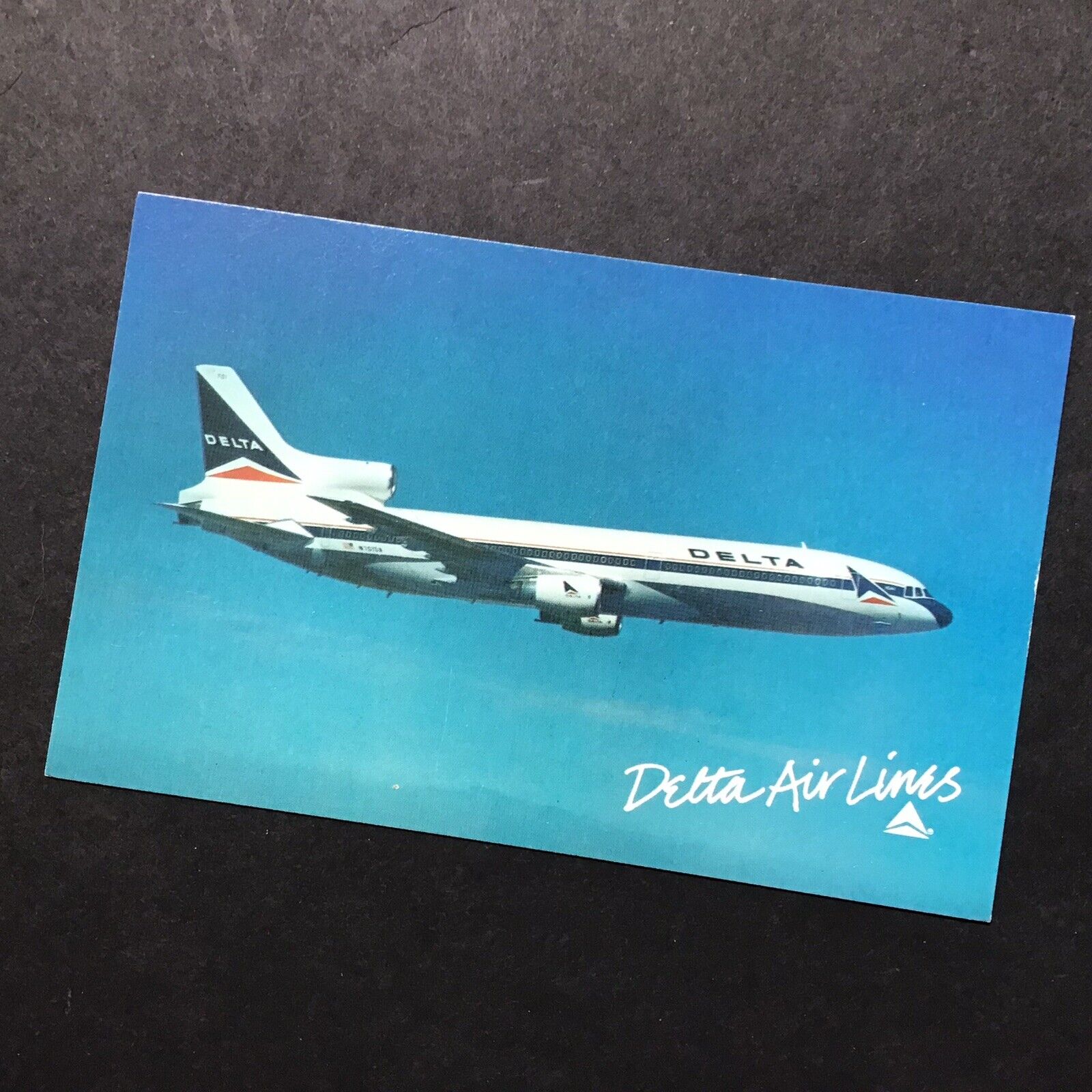 Delta Air Lines Postcard LOCKHEED L-1011 - Vintage Postcard - Unposted