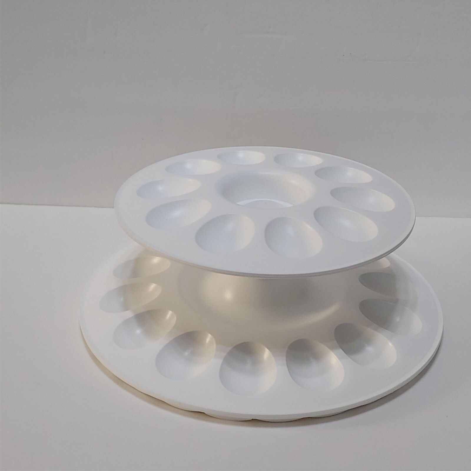 White Tupperware Deviled Egg 2 Piece Tiered Tray Set  24 Eggs 3984A1 & 3985A1