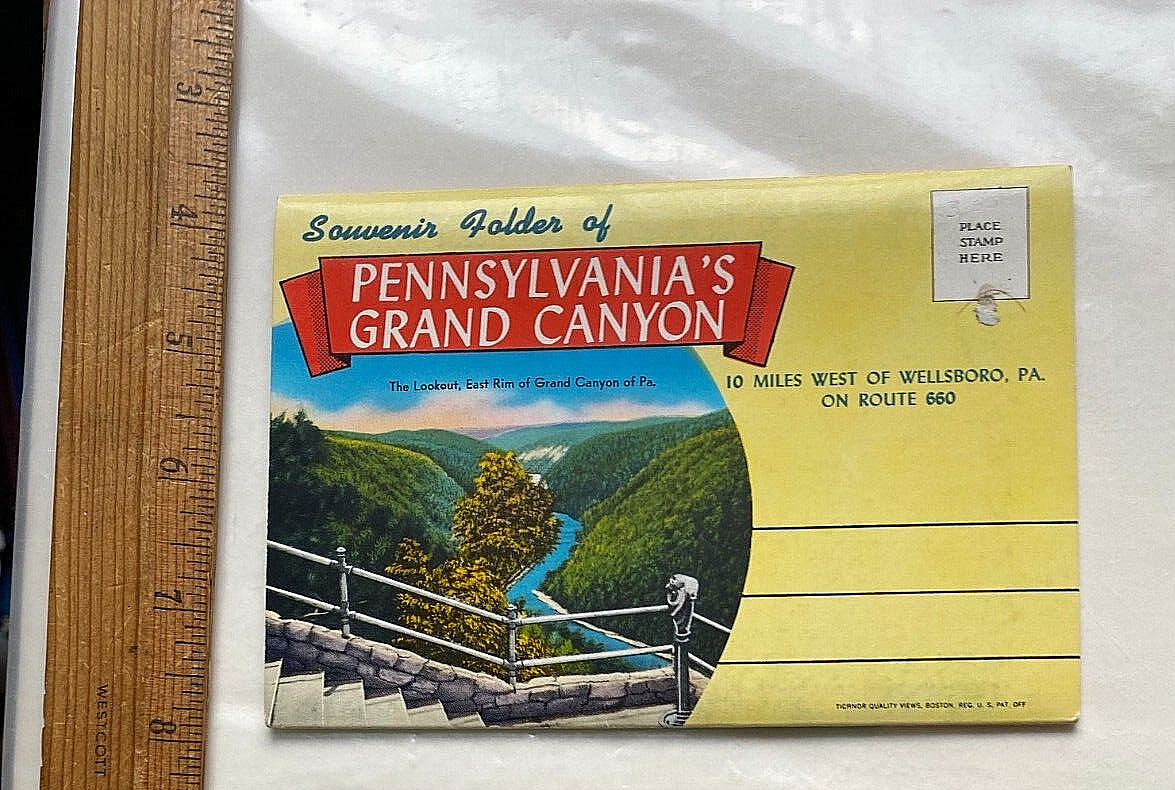 ca. 1930\'s Souvenir Postcard Folder - Lexinton and Concord. Mass. 18 Views
