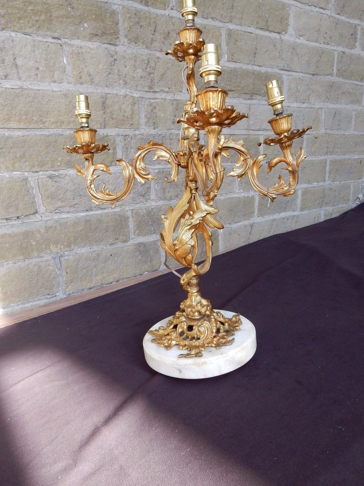 MAGNIFICENT EARLY 20TH C ORMOLU LAMP  WITH MARBLE BASE TO REWIRE   -