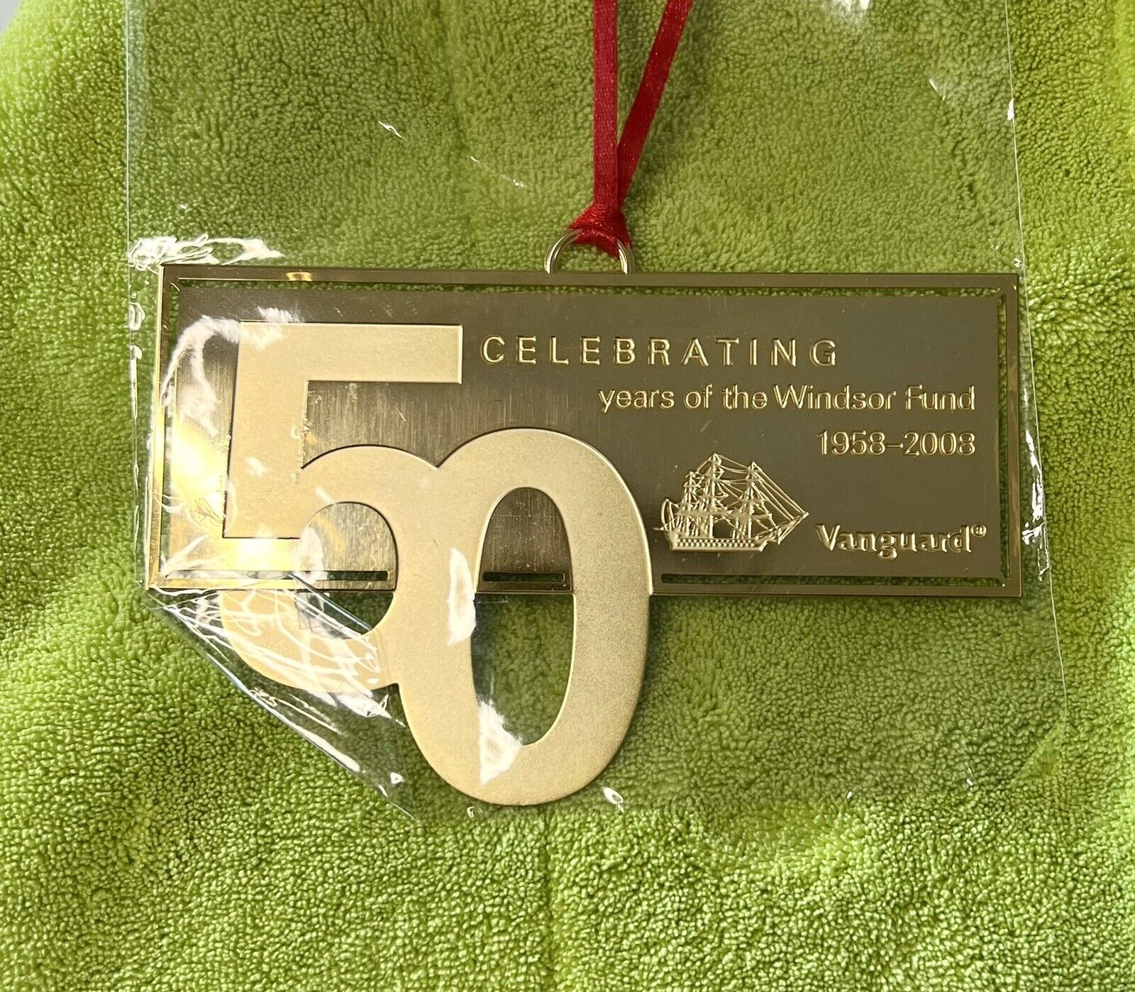Vanguard Group Financial Annual Employee Gift Ornament - 2008