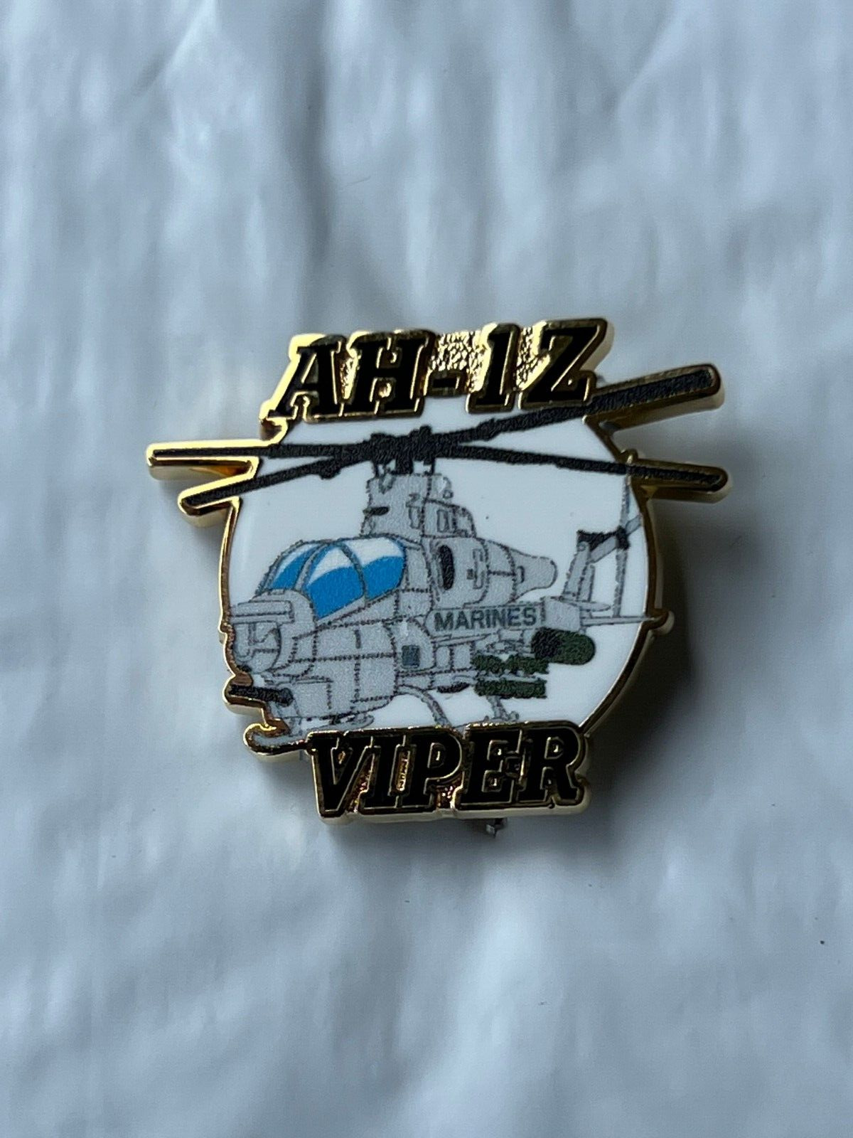 USMC AH-1Z VIPER HELICOPTER HAT PIN MEASURES 1 & 1/4 INCHES  (EE P18093)
