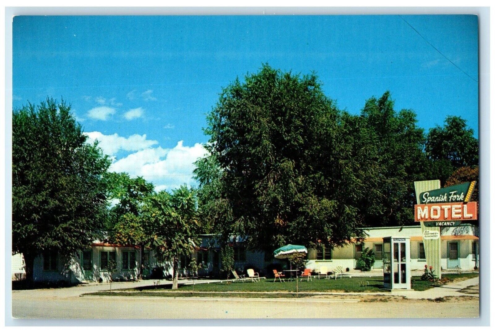 c1960 Spanish Fork Motel Exterior View Building Live Stock Center Utah Postcard