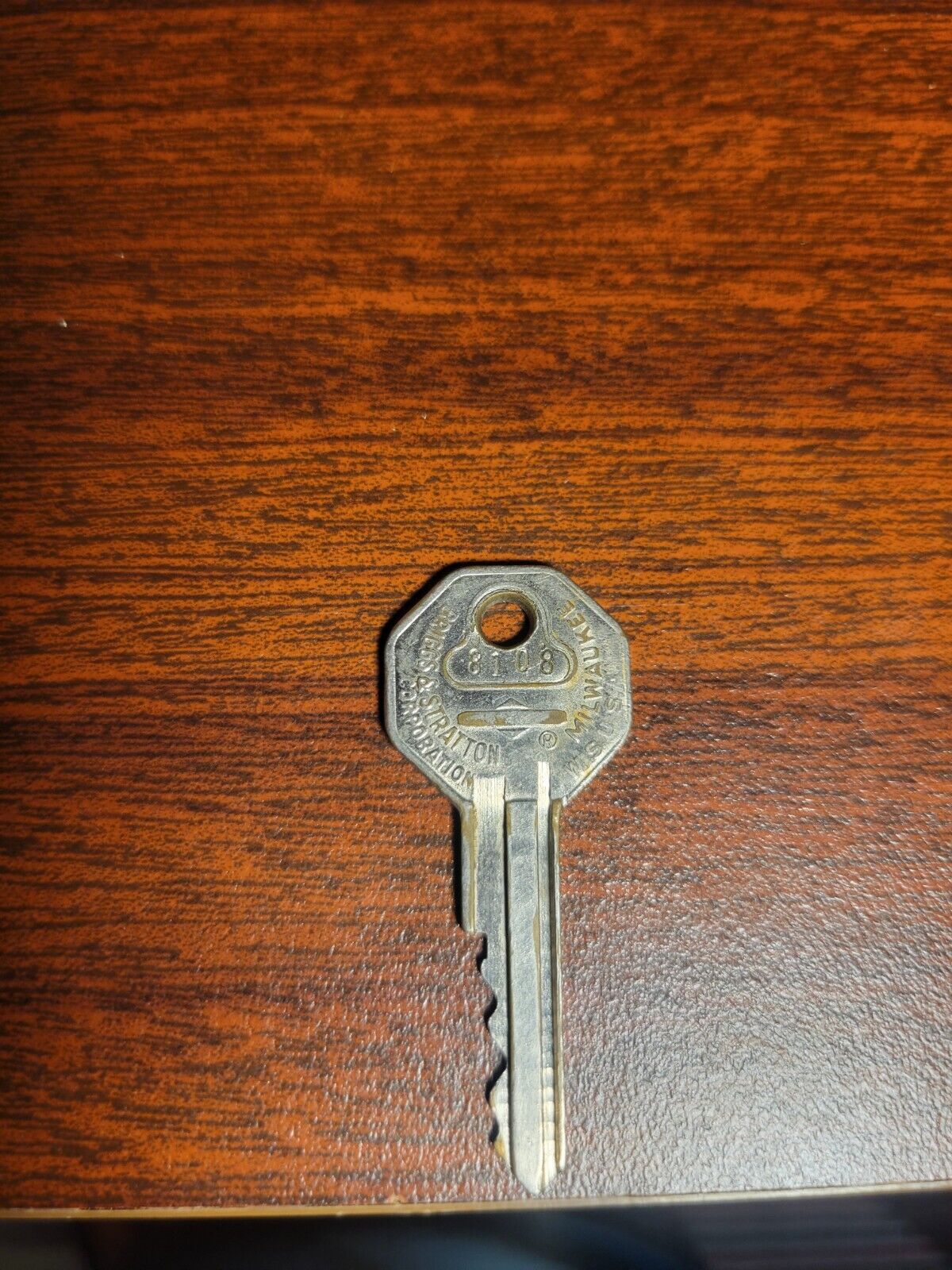 Vintage GM Briggs & Stratton Corp KnockOut Key #8108