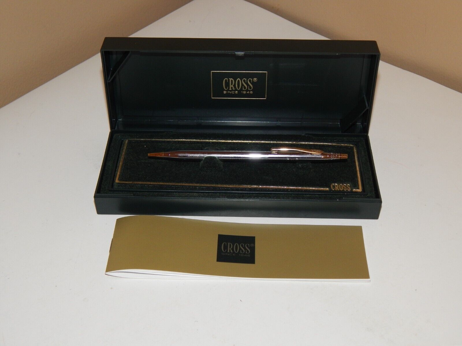 Vintage Cross Classic Century Medalist Ballpoint Pen MDL BP 3302 in Original Box