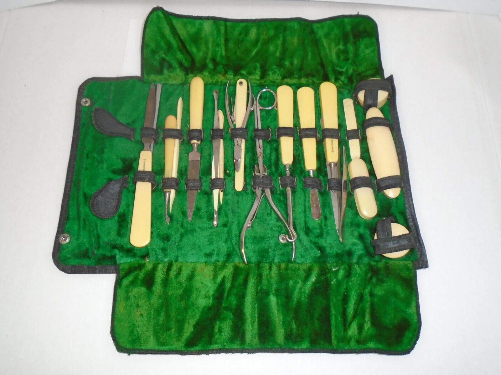 FRENCH IVORY 22 PIECE MANICURE NAIL SET GREEN LINED ROLL UP  -  VINTAGE ANTIQUE
