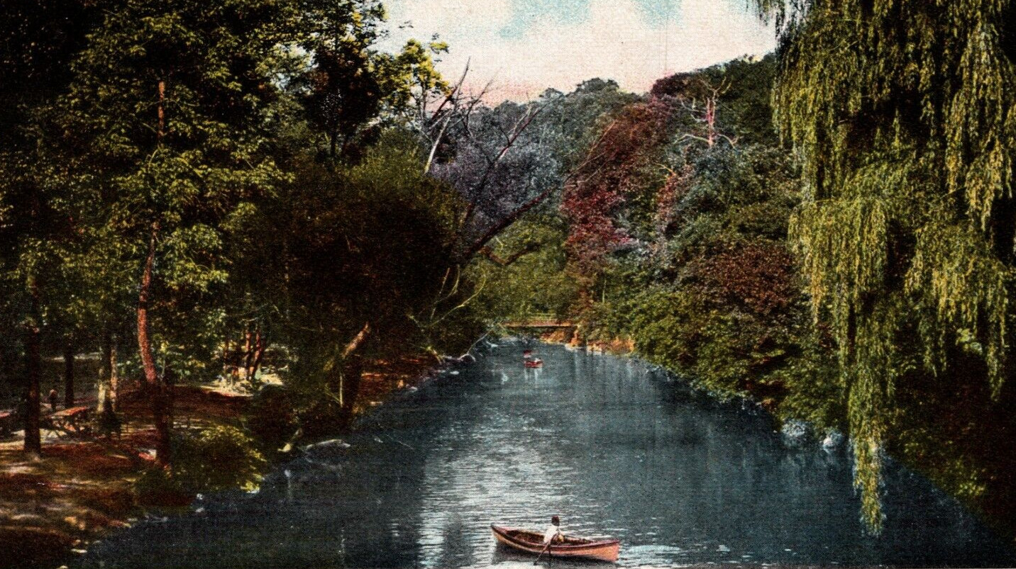 c1901-1907 Philadelphia PA Boating On The Wissahickon Fairmount ANTIQUE Postcard