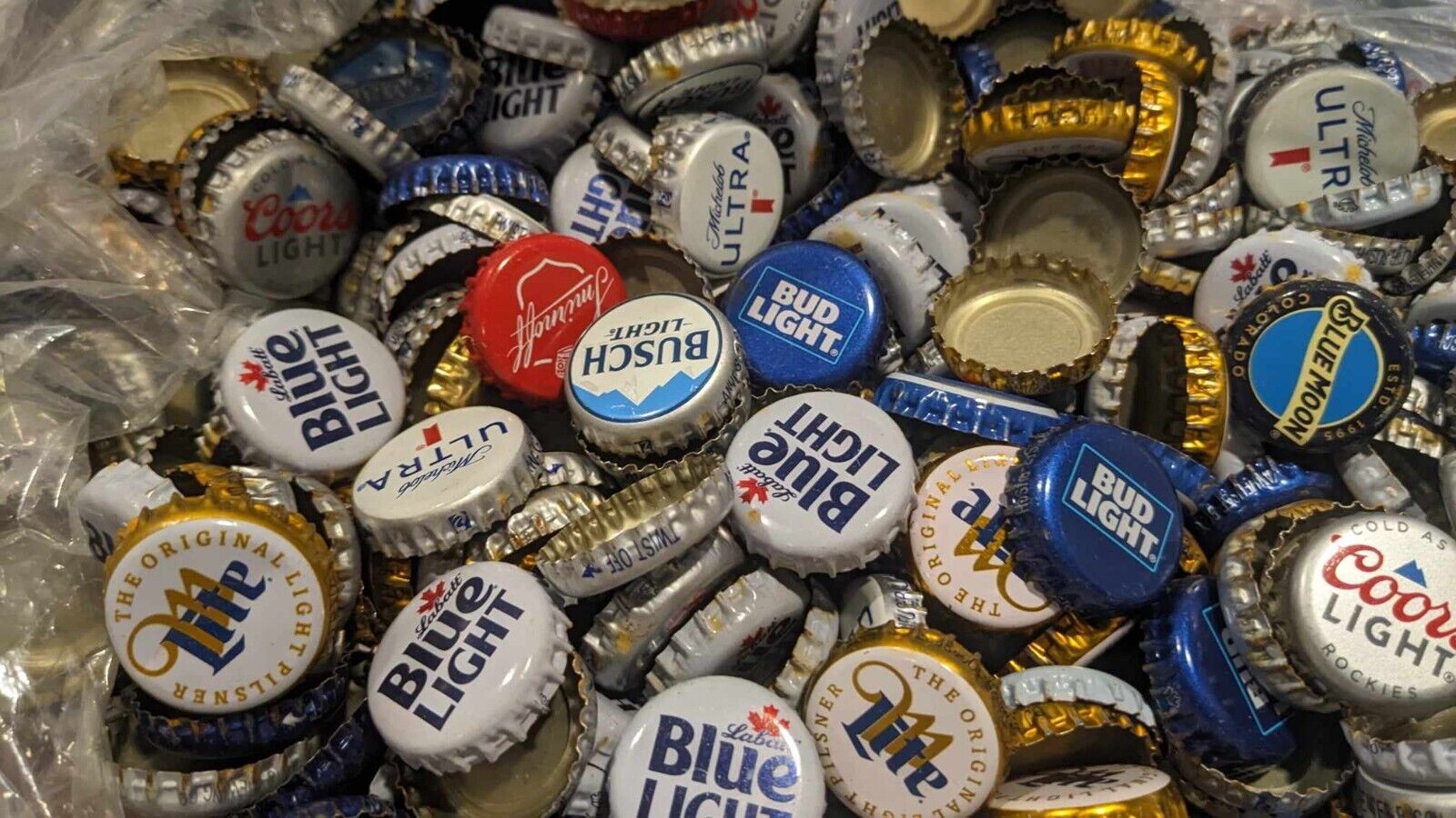 Lot of 600 Beer Bottle Caps Mixed Dent Free Great For Crafts 