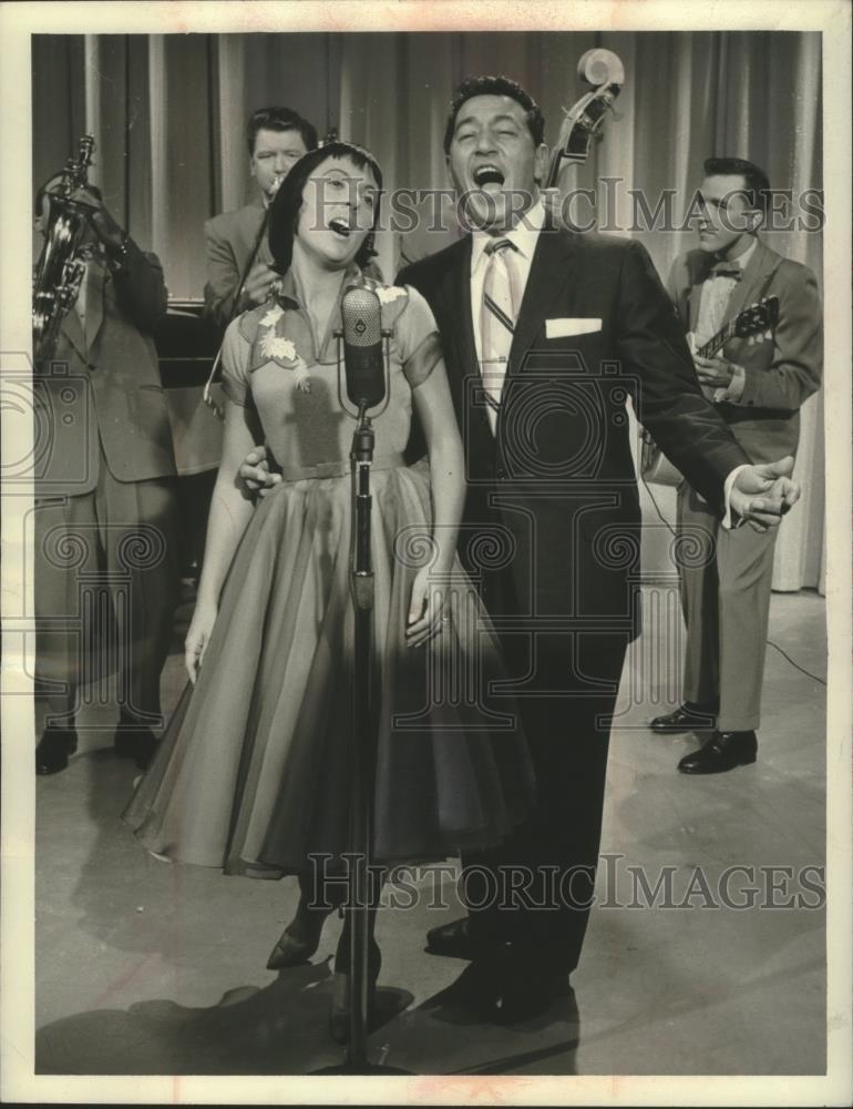 1958 Press Photo Louis Prima and Keely Smith in \