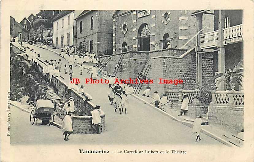 Madagascar, Tananarive, Le Carrefour Lubert et le Theatre, 1908 PM, Bazar
