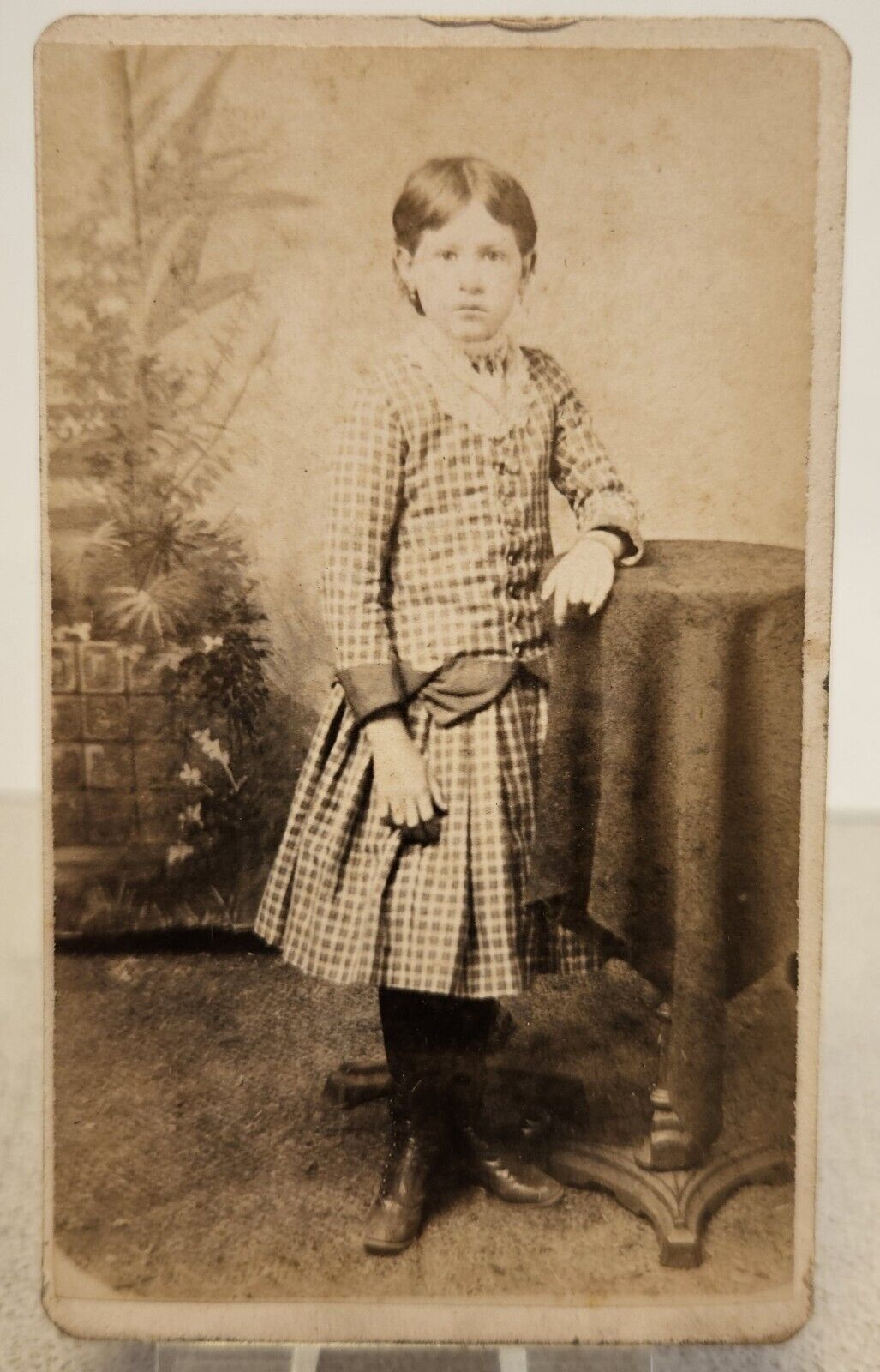 Antique CDV IMAGE OF STANDING YOUNG GIRL Photo by B.M. PEARSON Photographer