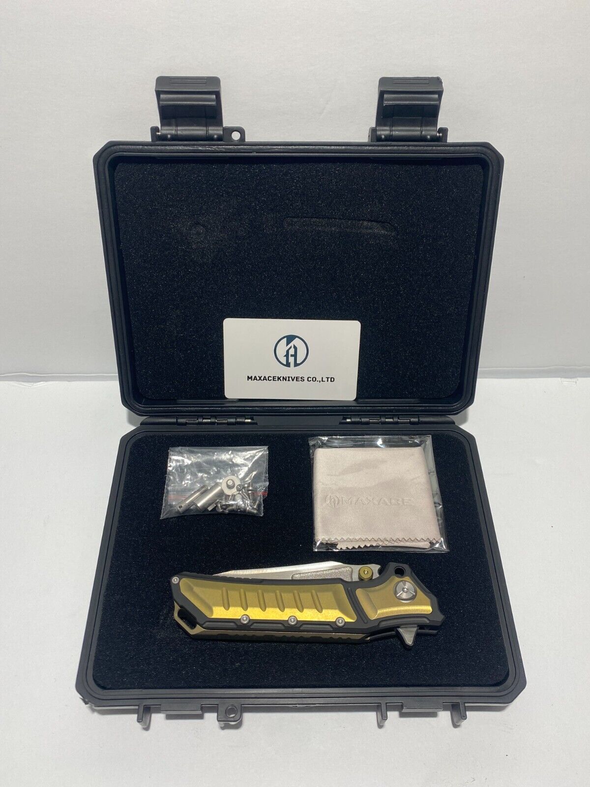 Maxace Hephaestus (MAXMHPS05) Black and Gold Titanium Folding Knife