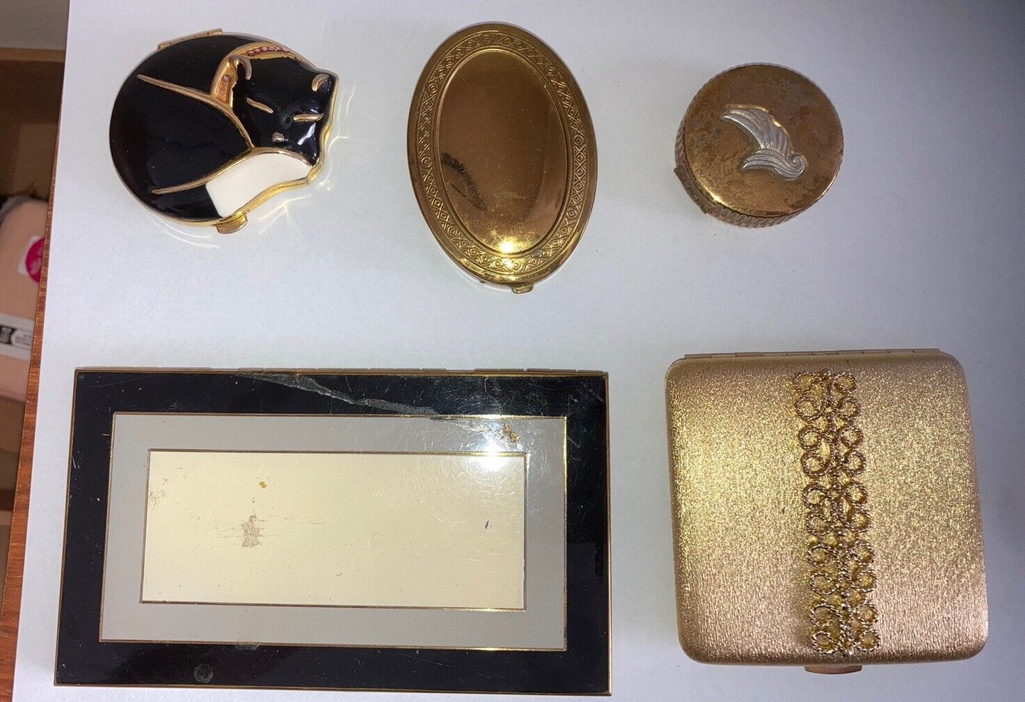 Vintage lot of compacts