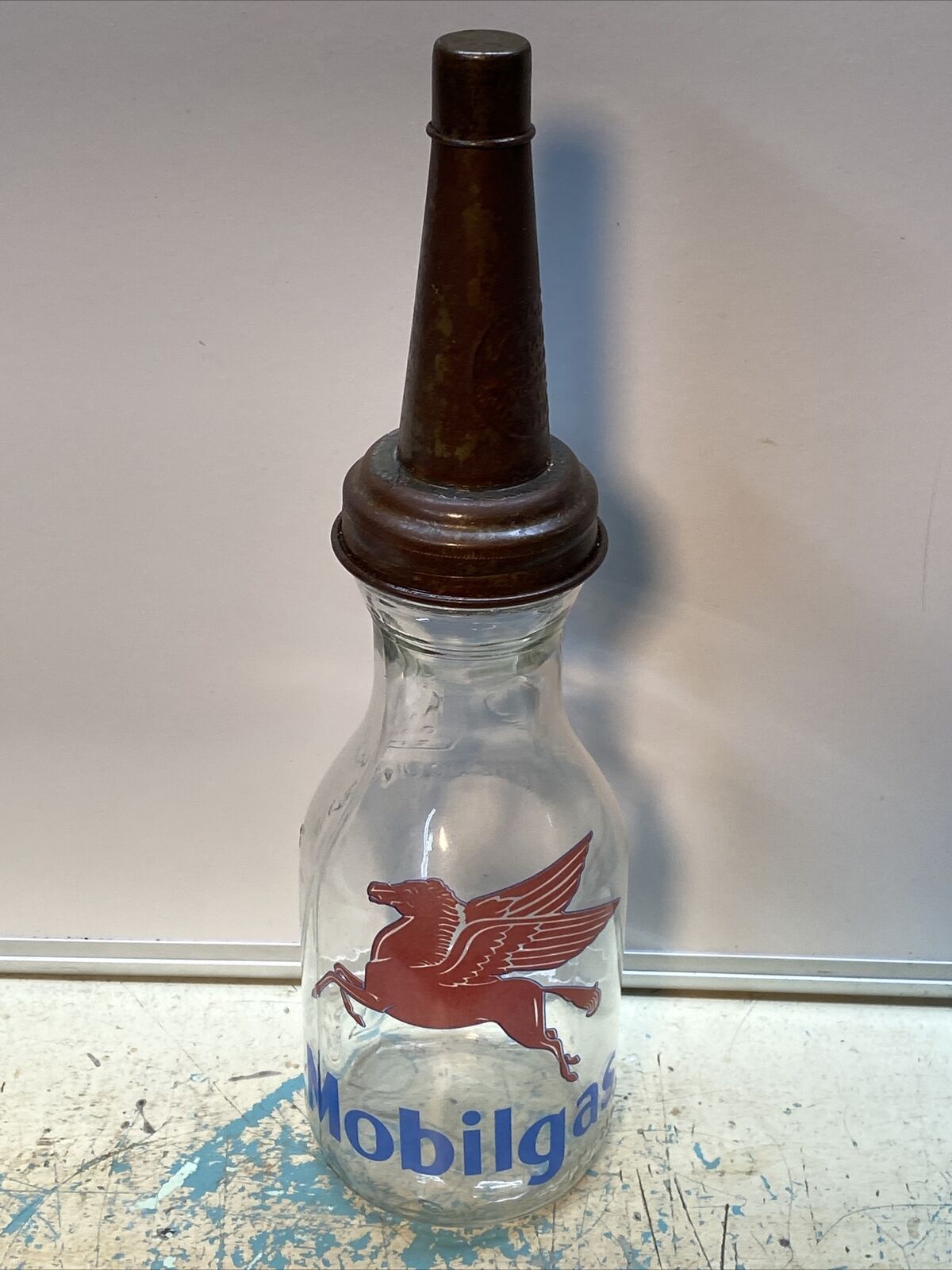 Mobilgas Pegasus Motor Oil Bottle Spout Cap Glass Vintage Style Gas Station