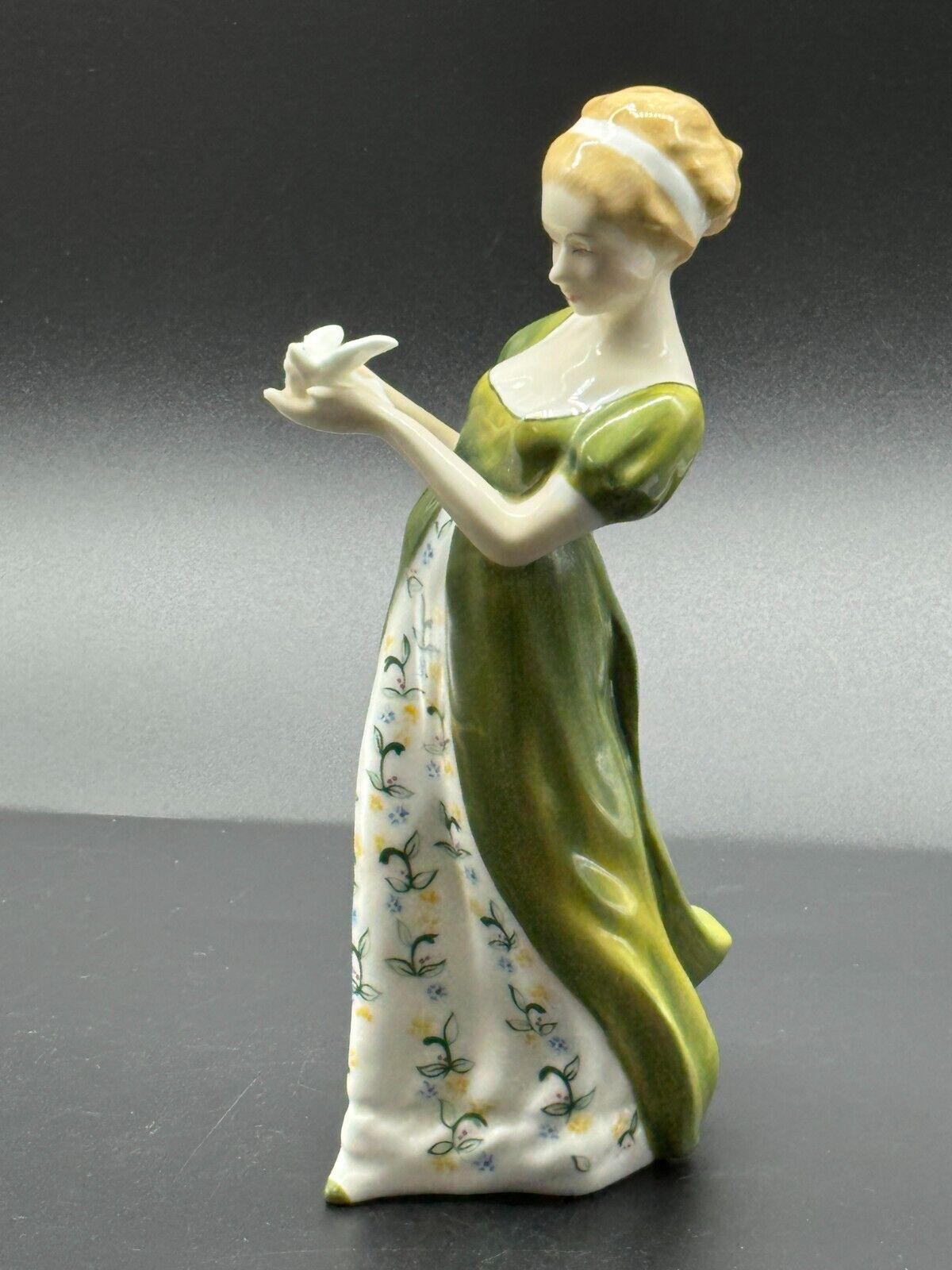 Vintage 1973 Royal Doulton HN2722 Bone China “Venetia” Figurine England NWOB