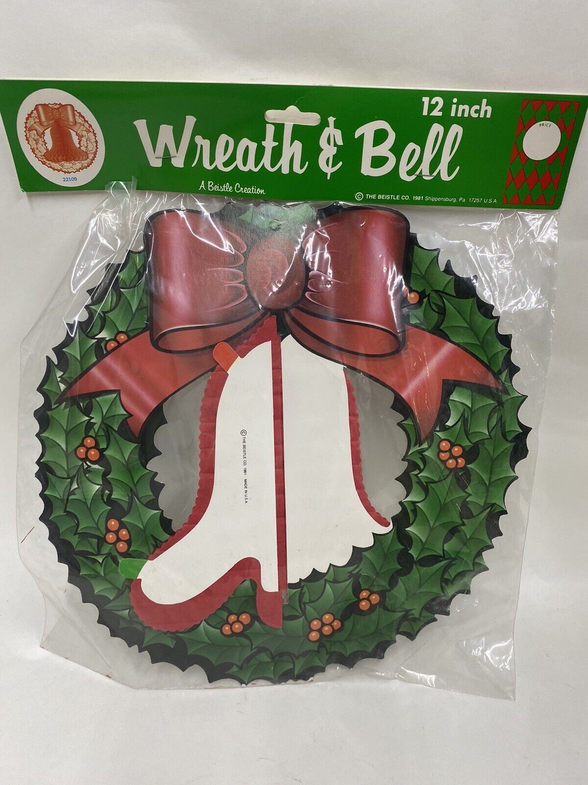 Vintage 1981 Beistle Christmas Wreath  Die Cut with  Honeycomb Bell 2 Sided 12\