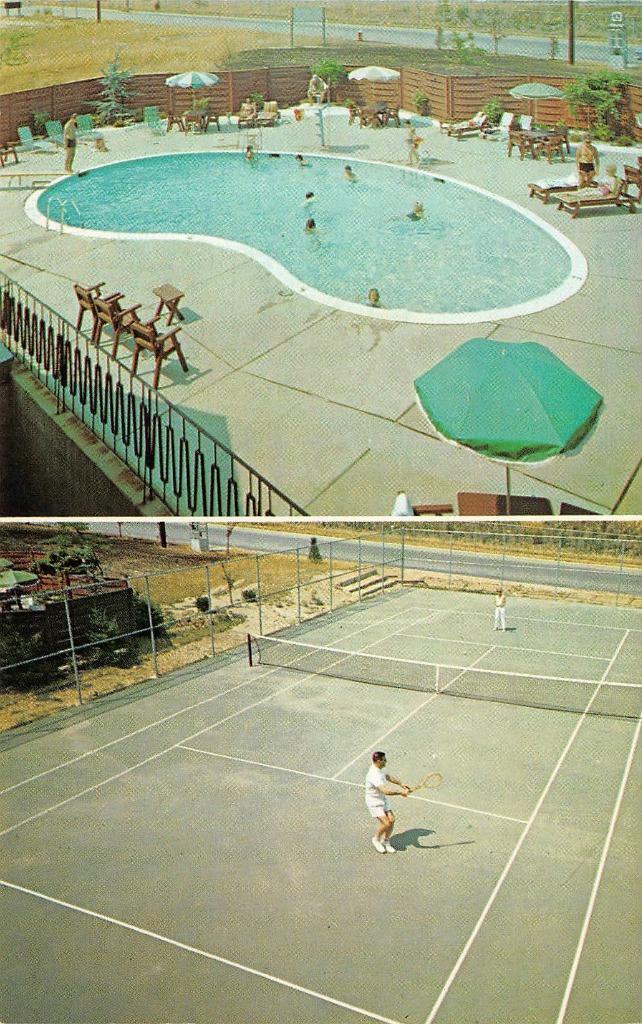 Plainview, LI NY New York TICKWICK MOTOR INN Tennis Court~Pool ROADSIDE Postcard