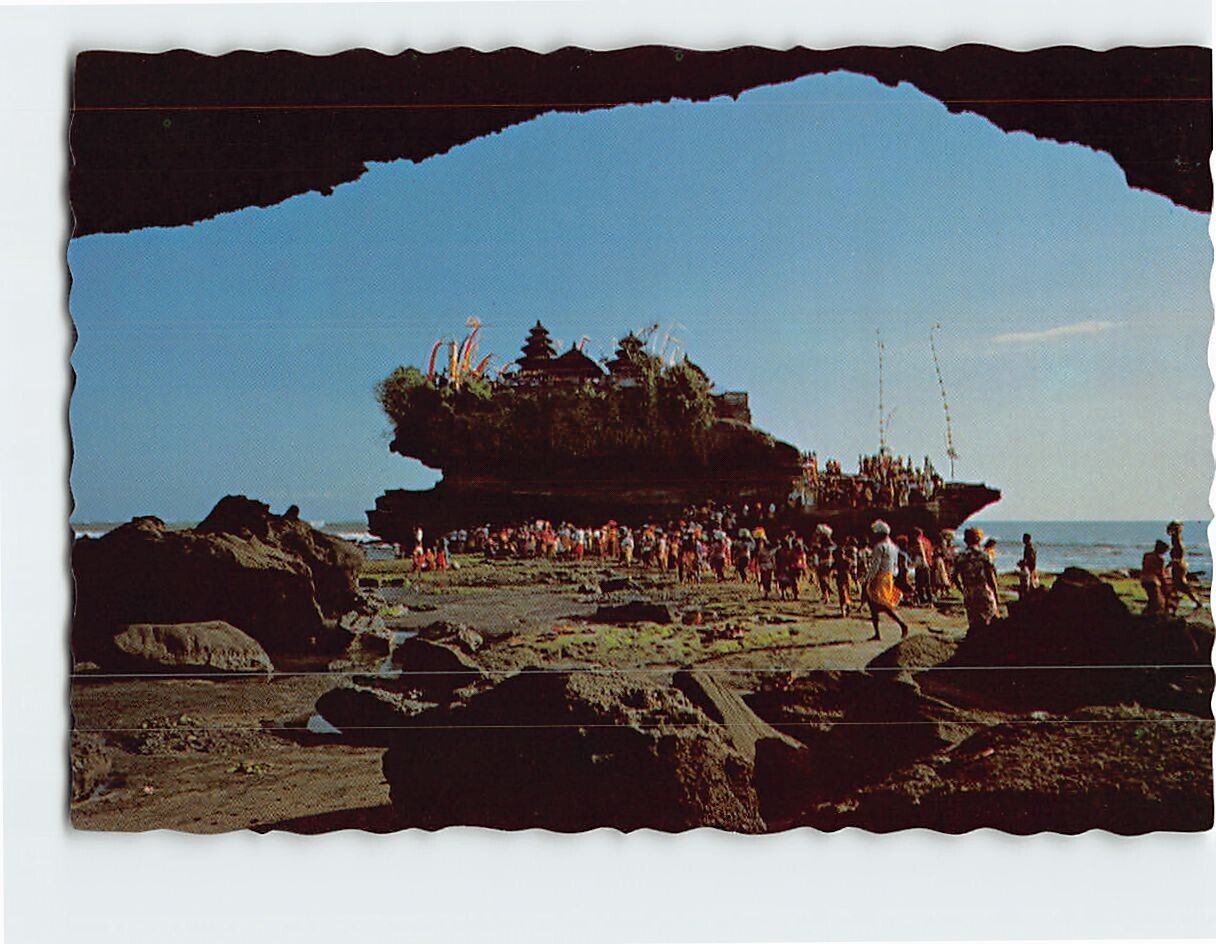 Postcard Atmosphere of a prayer in Tanah Lot, Indonesia