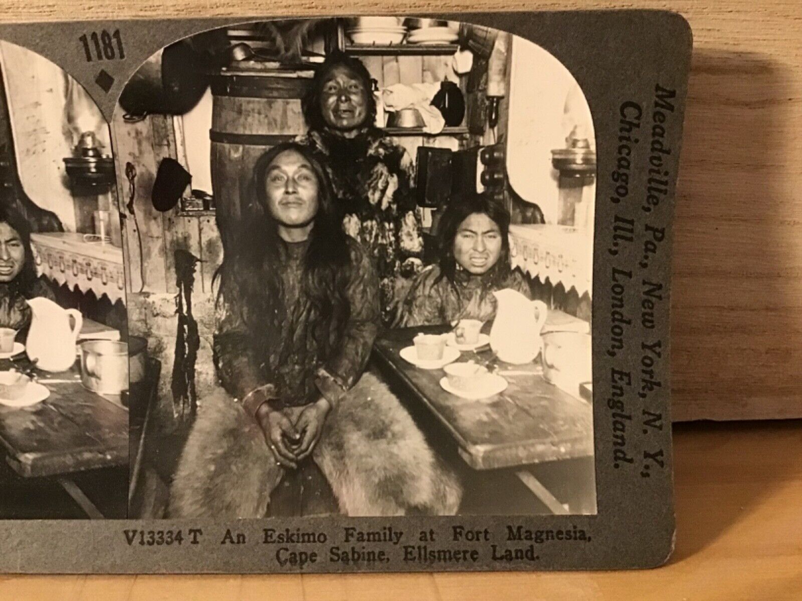 Antique  Eskimo Family  Stereoview picture Photo Card V1334 Stereoscope