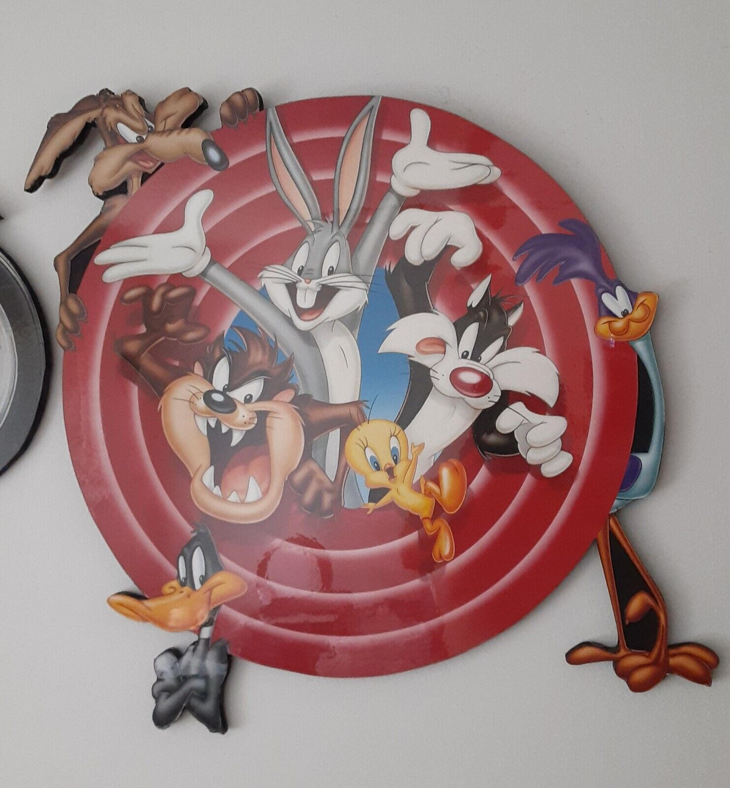 NEW Looney Tunes Crest Cut out Wall  Plaque Warner Bro Collectible