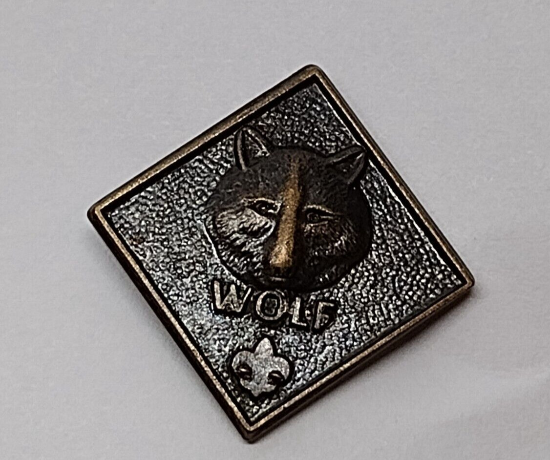 Vintage Boy Scouts Wolf Lapel Pin