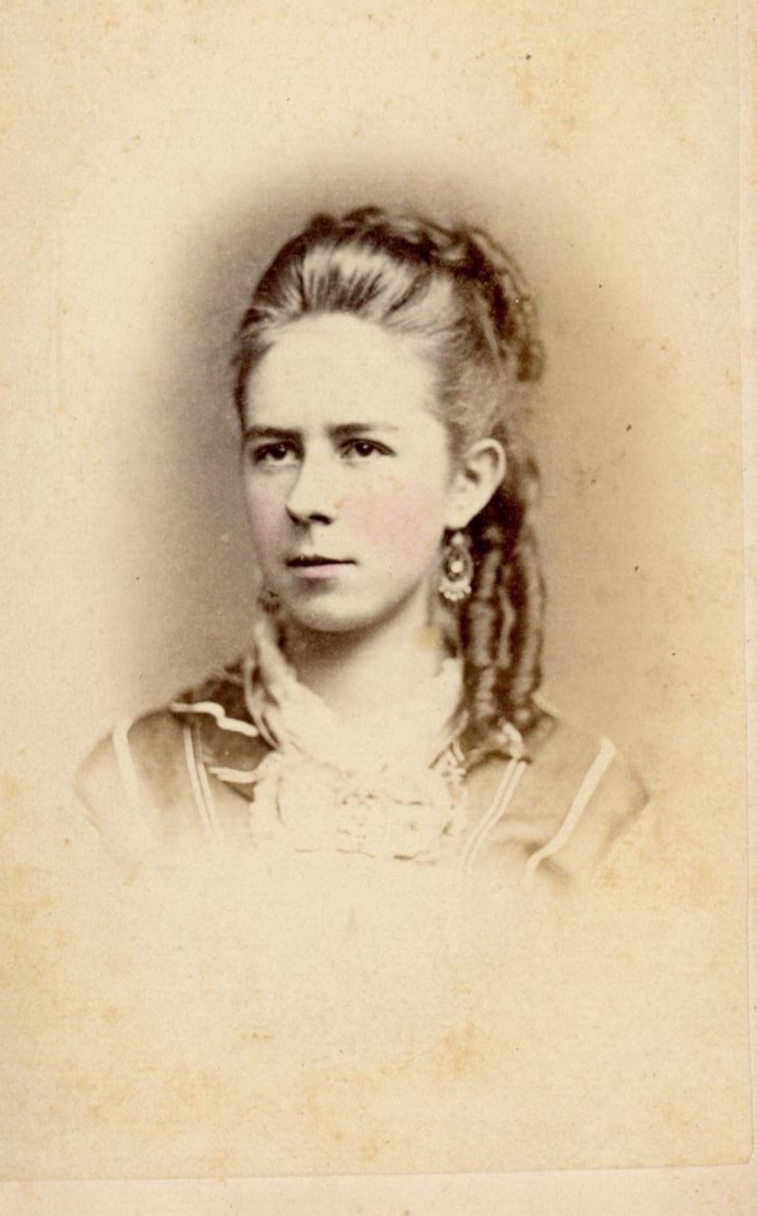 Antique Victorian Photo CDV Pretty Woman Girl Hair Curl Rosy Cheeks Civil War