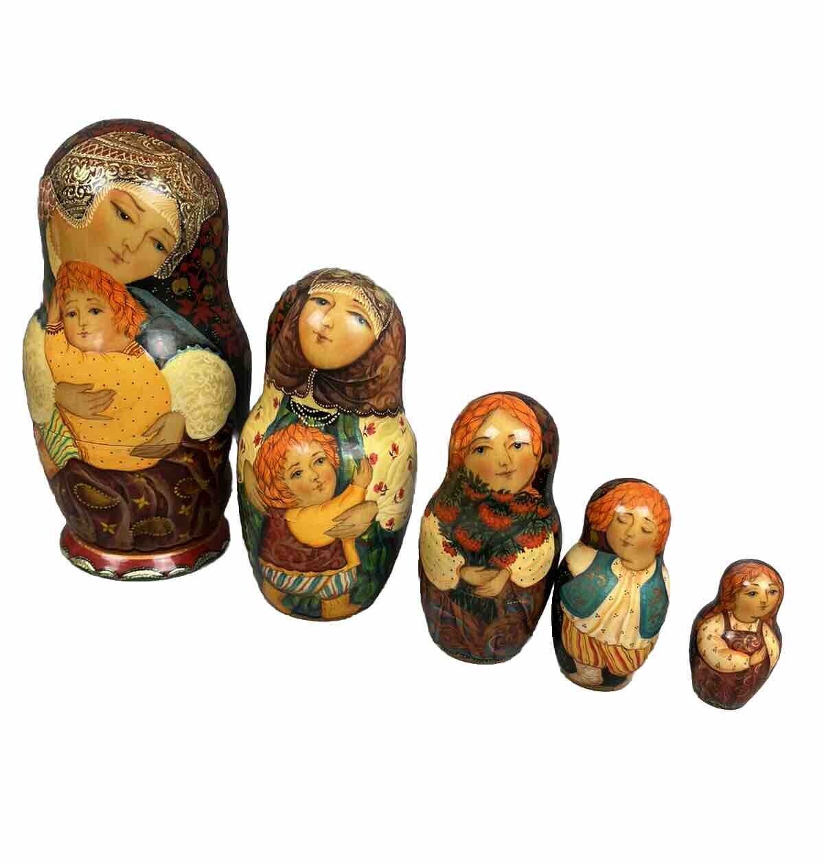 Vintage Matryoshka Nesting Dolls by Kisselyova \