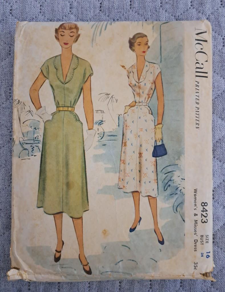 McCall 1951 Day Dress Pattern 8423 34\