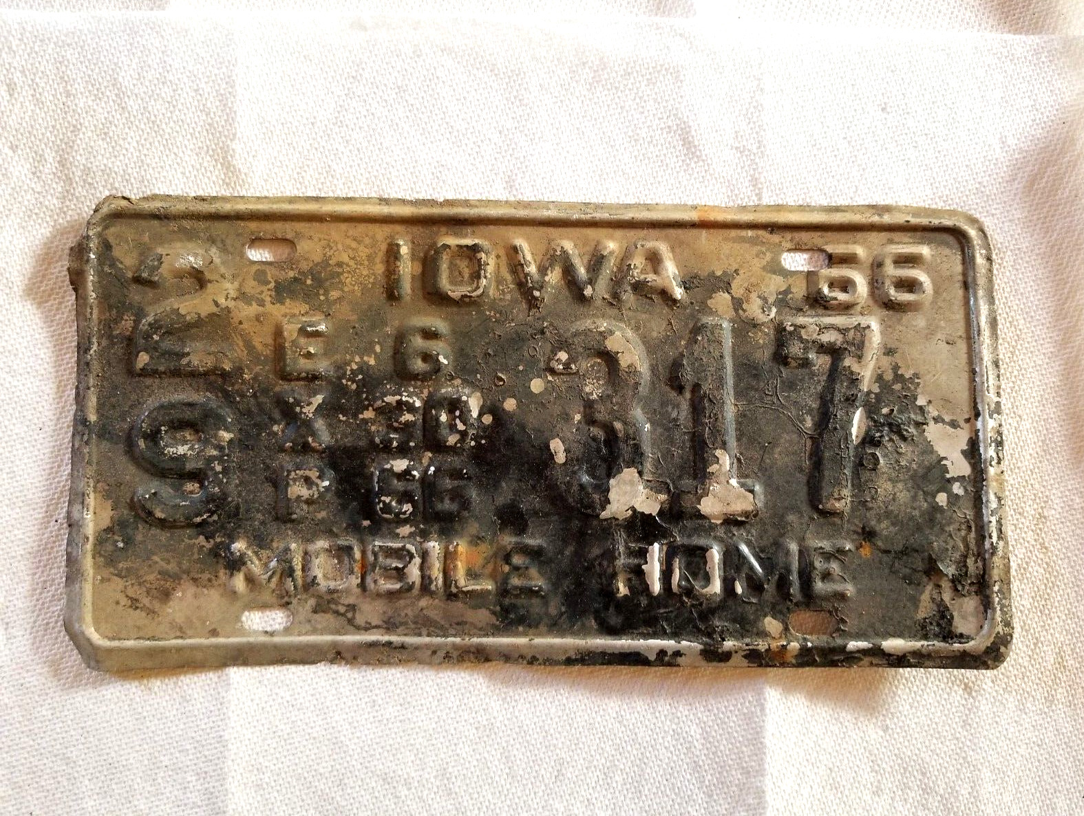 Iowa 1966 Metal Expired License Plate 29-317 Des Moines County MOBILE HOME