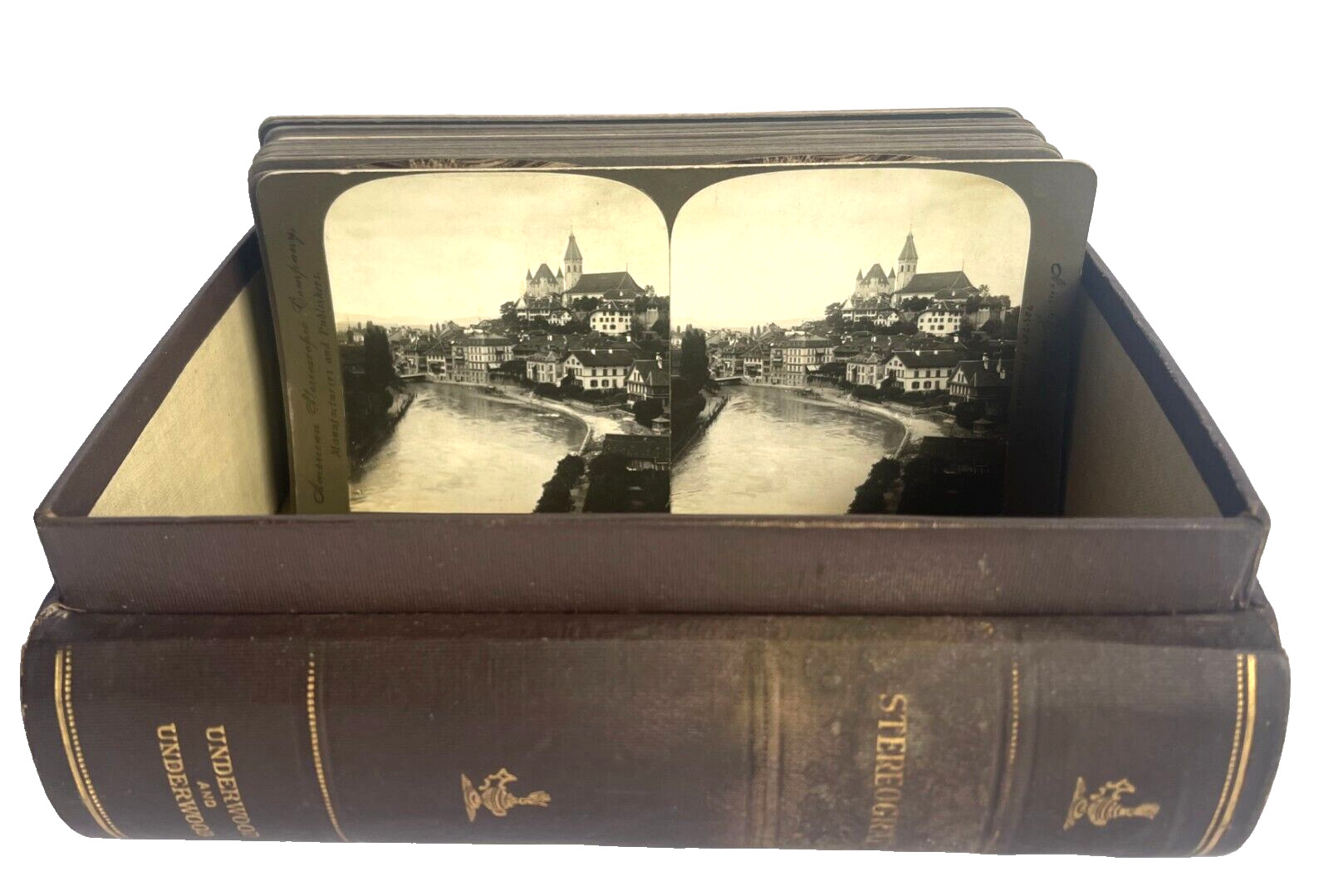 ANTIQUE UNDERWOOD STORAGE BOX & 23 STEREOSCOPIC PHOTOGRAPHS 3-D STEREOVIEW CARDS