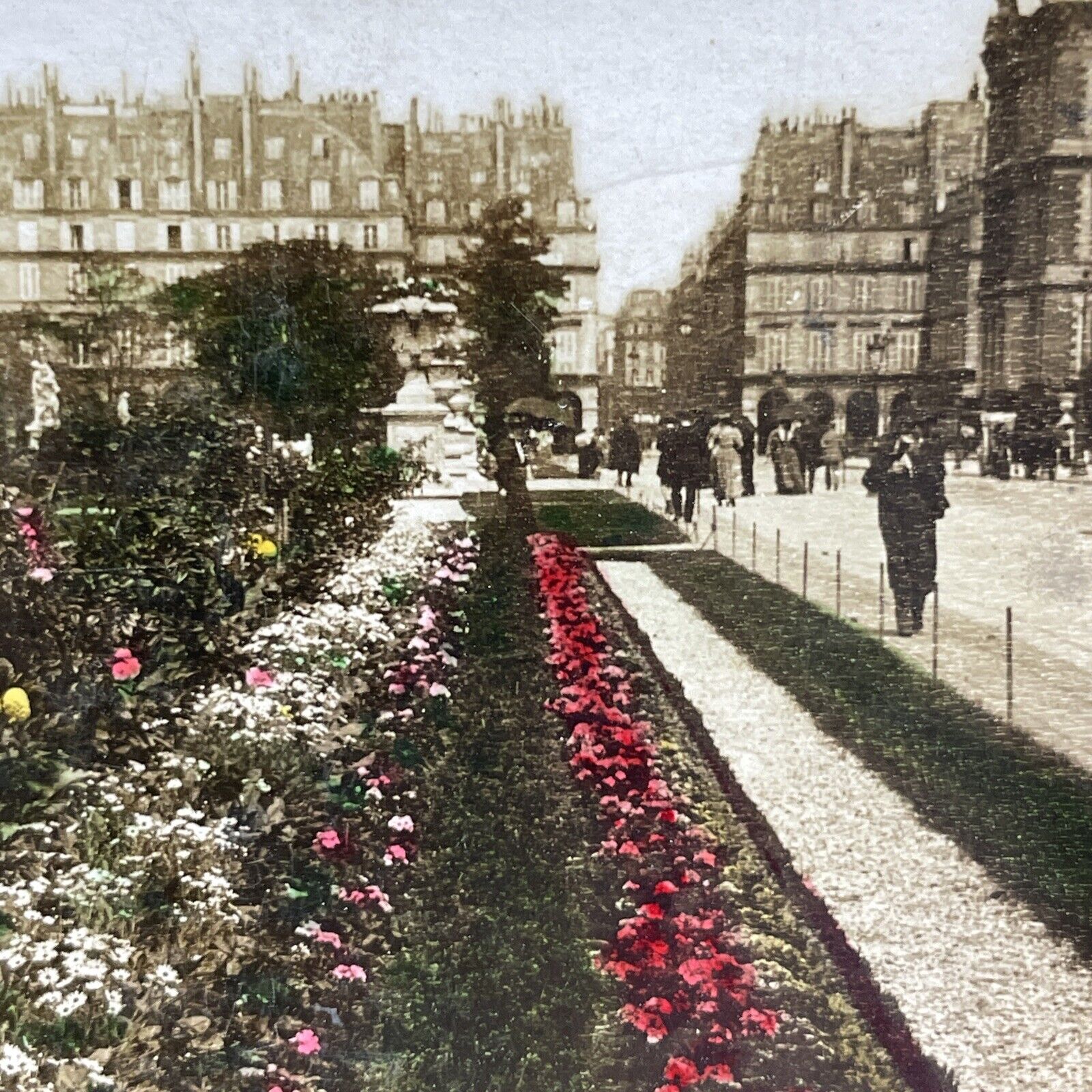 Antique 1895 Gardens Of Tuileries Palace France Stereoview Photo Card P1921