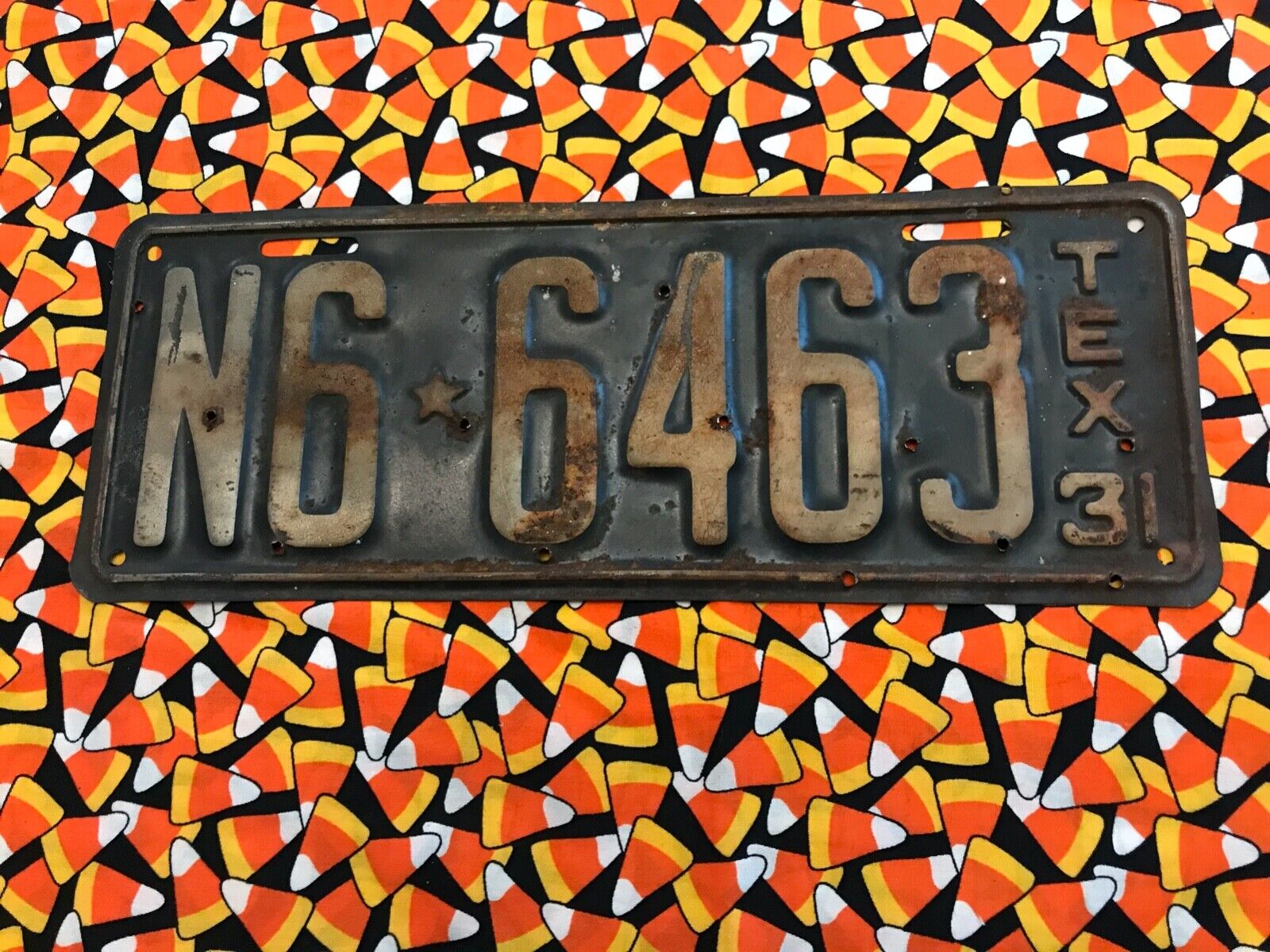 1931  TEXAS  PASSENGER  LICENSE PLATE N66463