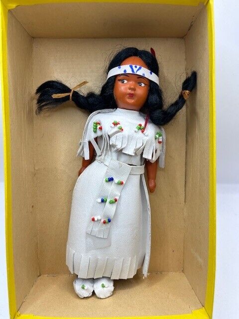 Vintage Native American Indian Doll w/Beaded Dress, Shoes 7 1/2\
