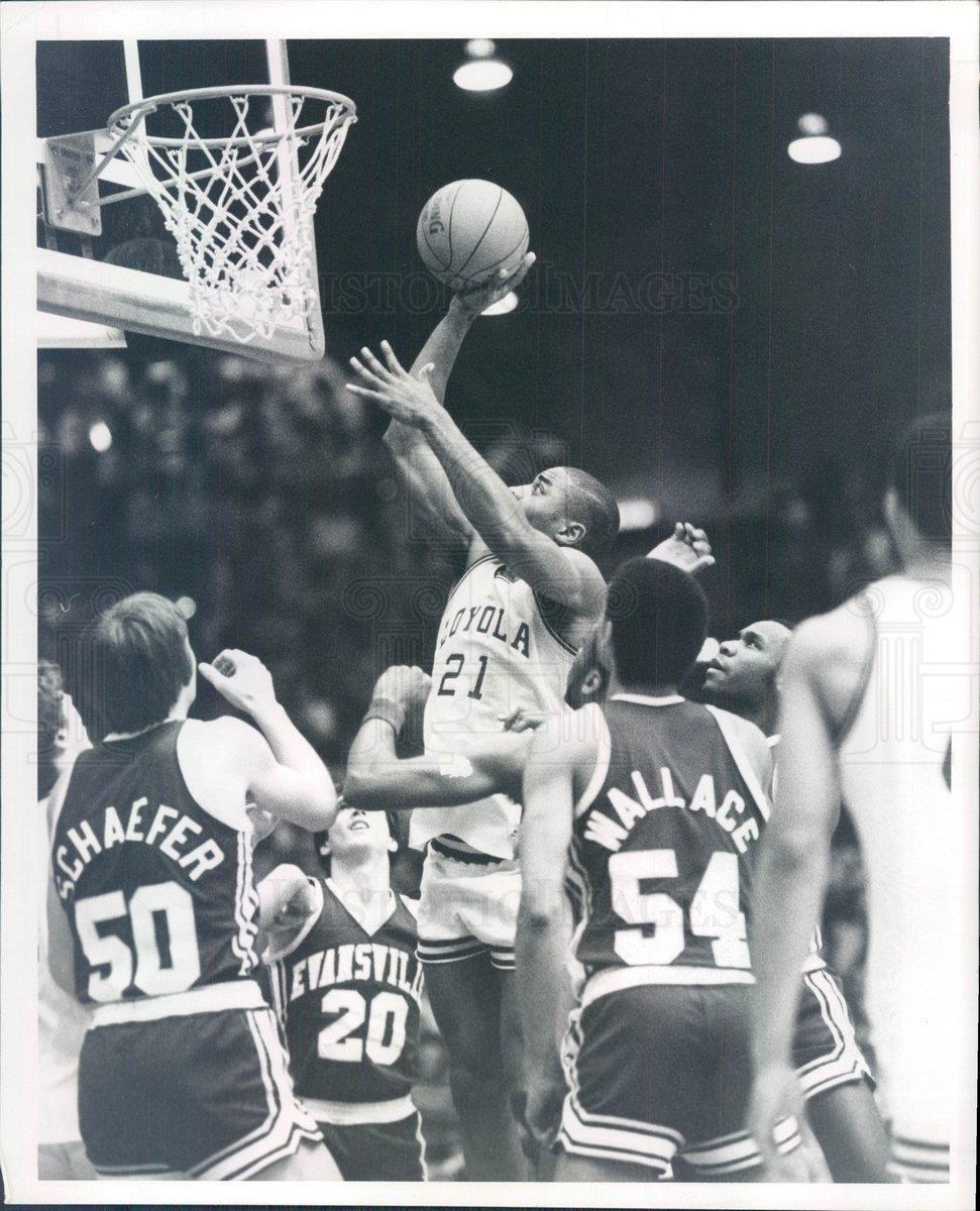 1983 Press Photo Loyola Ramblers Basketball Alfredrick The Great Hughes
