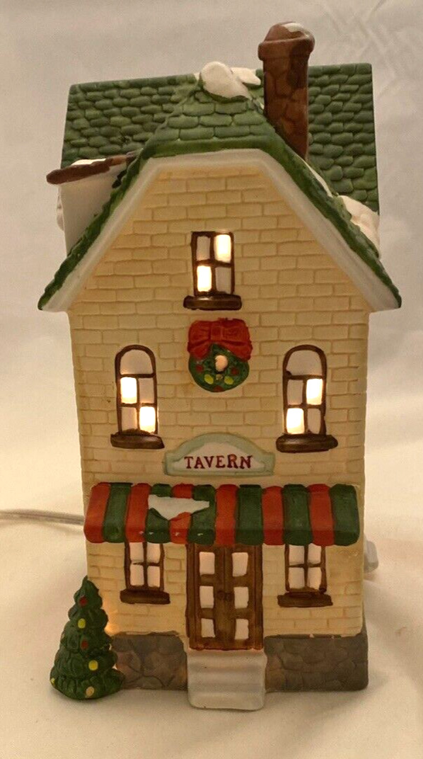 HOLIDAY EXPRESSIONS 1992 DICKENS COLLECTABLES PORCELAIN TAVERN LIGHTED HOUSE