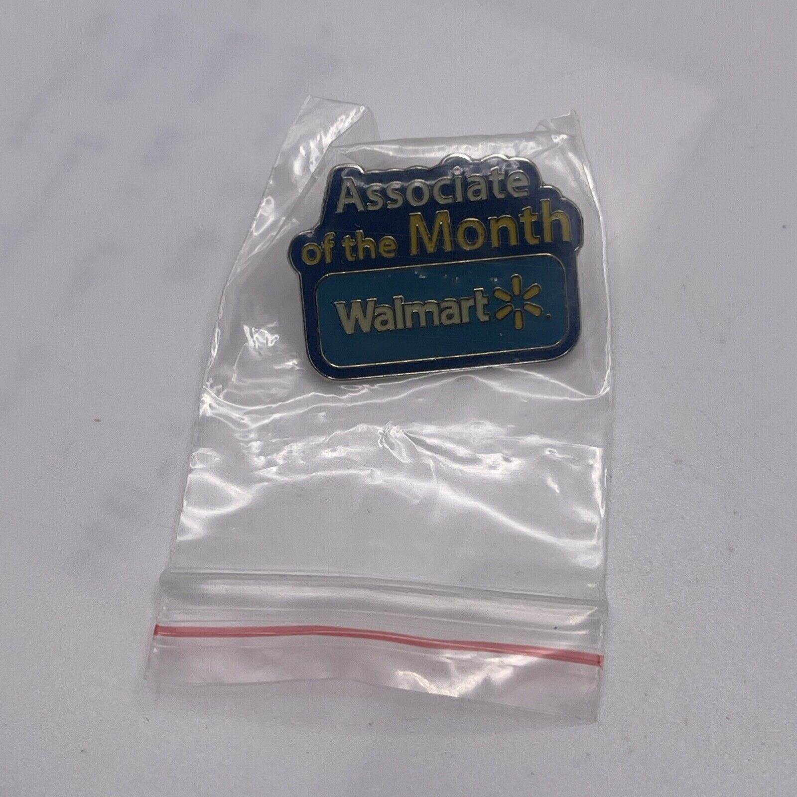 Brand New WALMART ASSOCIATE OF THE MONTH Collectible LAPEL LANYARD PIN 2015 🔥