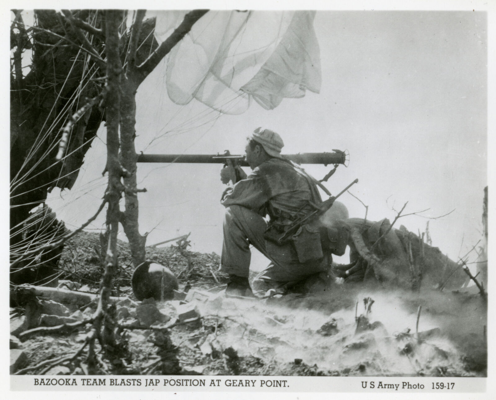 US Army paratrooper firing a bazooka at Japanese Corregidor Is 1945 OLD PHOTO