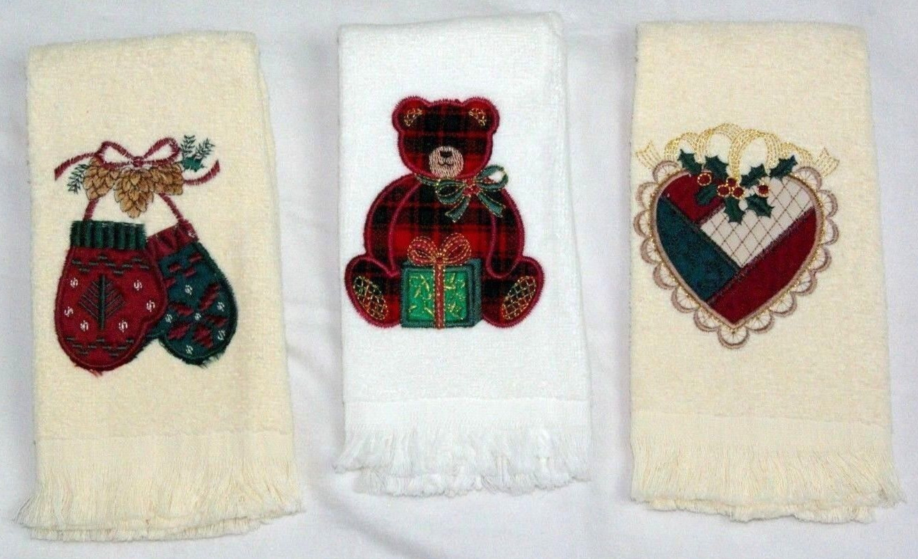 VTG LOT 3 CHRISTMAS FINGER TIP HAND GUEST TOWELS MITTENS TEDDY BEAR HOLLY HEART