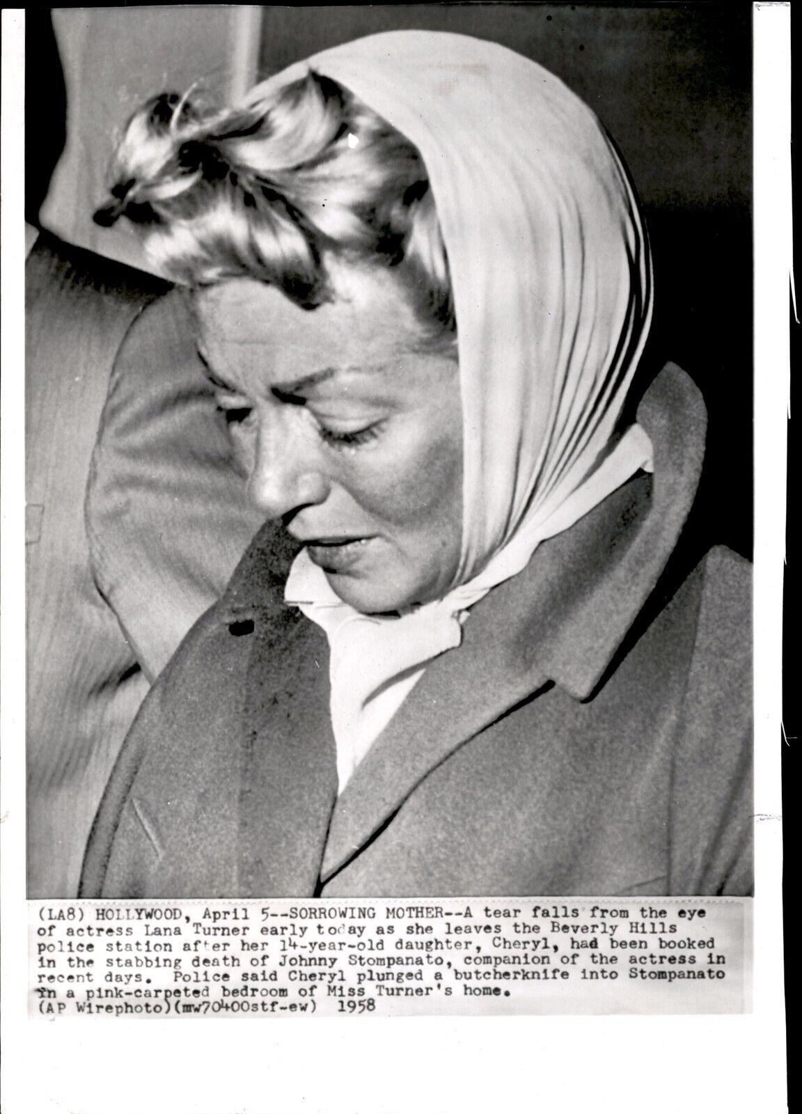LG45 1958 Wire Photo SORROWING MOTHER CRYING ACTRESS LANA TURNER DAUGHTER ARREST