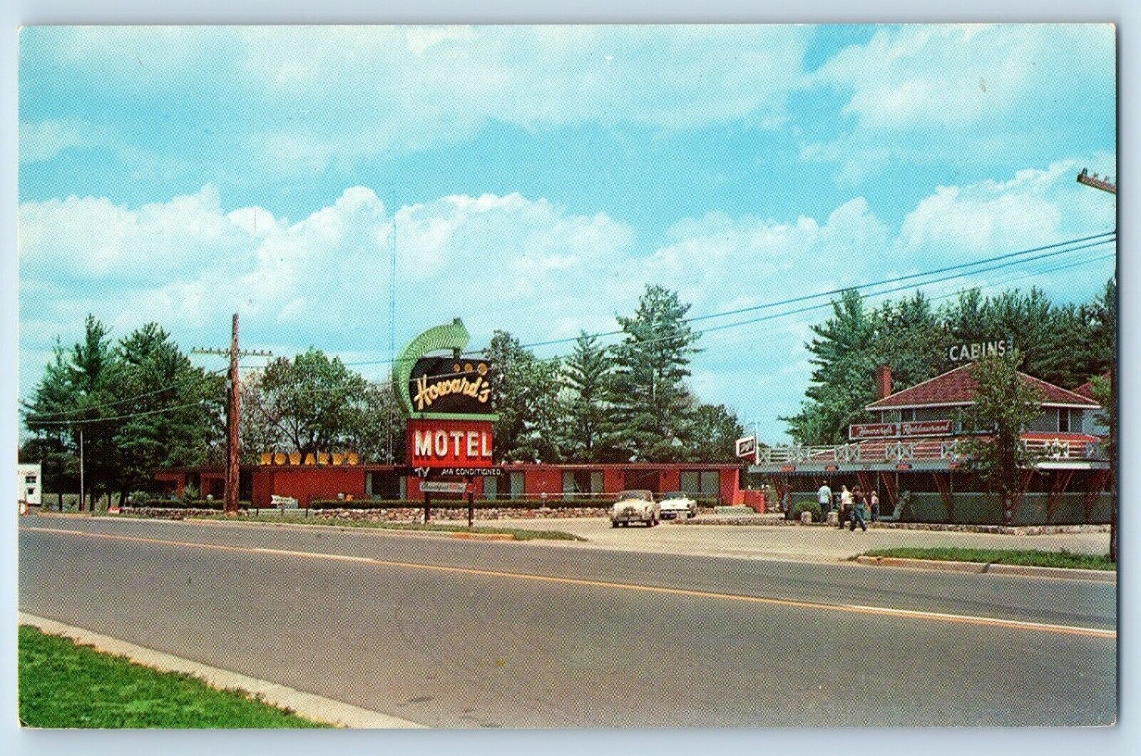 Wisconsin Dells Wisconsin WI Postcard Howards Resort Motel Roadside View 1960