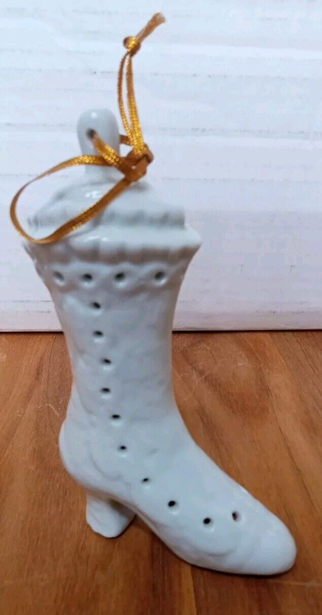 Vintage Victorian Style White Ceramic Pomander Boot, Potpourri Or Scent Chips 6\