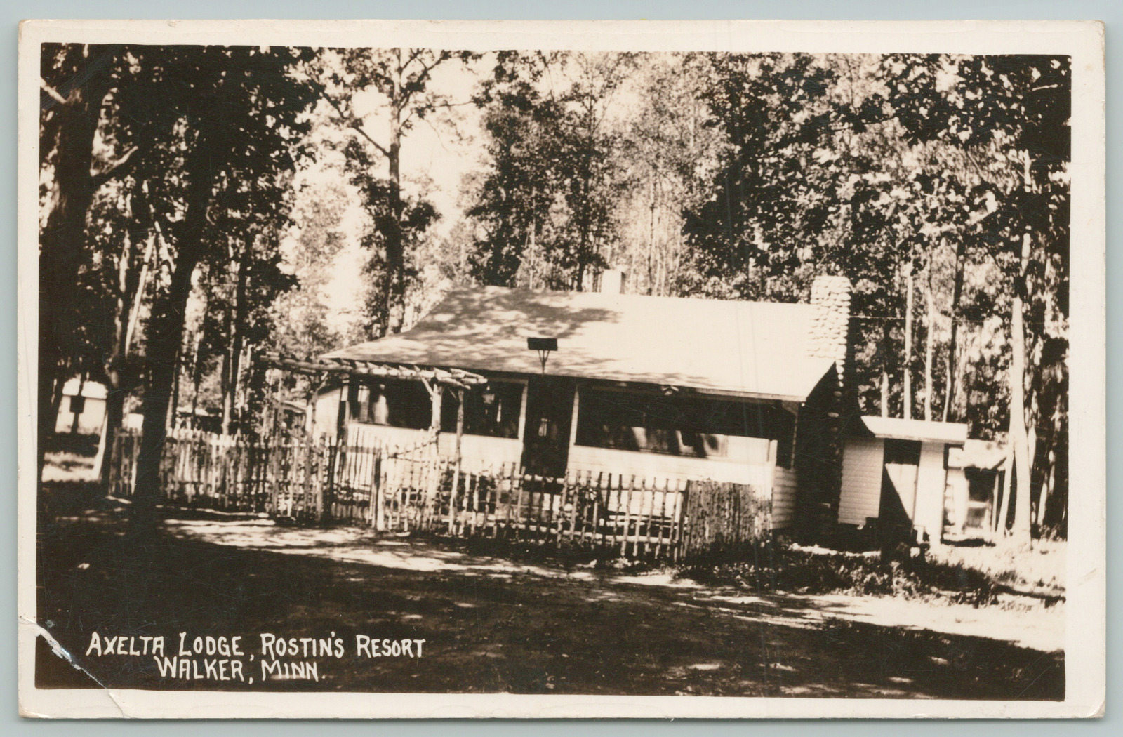 Walker MN Picket Fence Around Axelta Lodge~Rosin\'s Resort @ Long Lake? 1928 RPPC