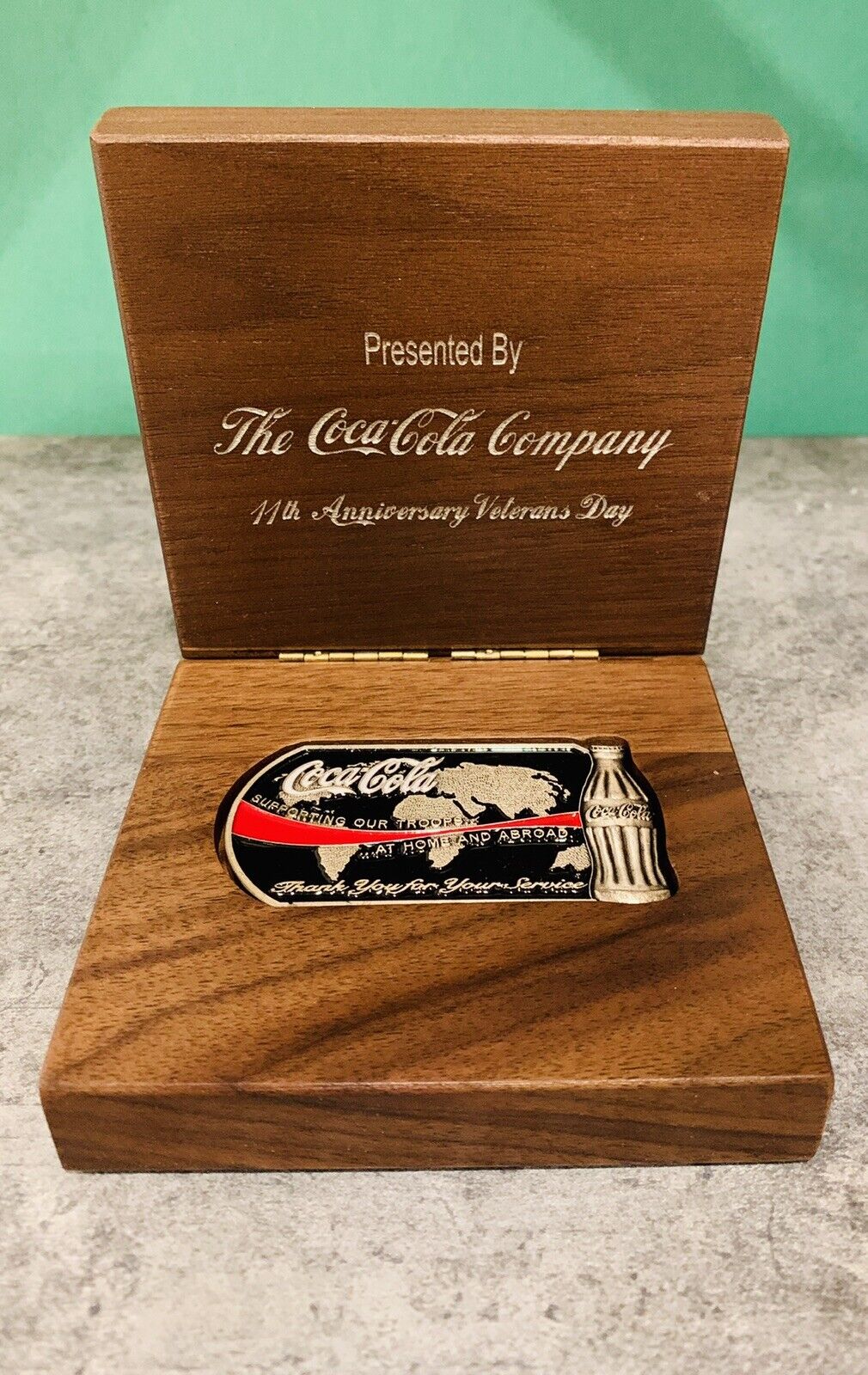 2010 Coca-Cola Veterans Day RARE Challenge Coin VIP Box Set Numbered To 200