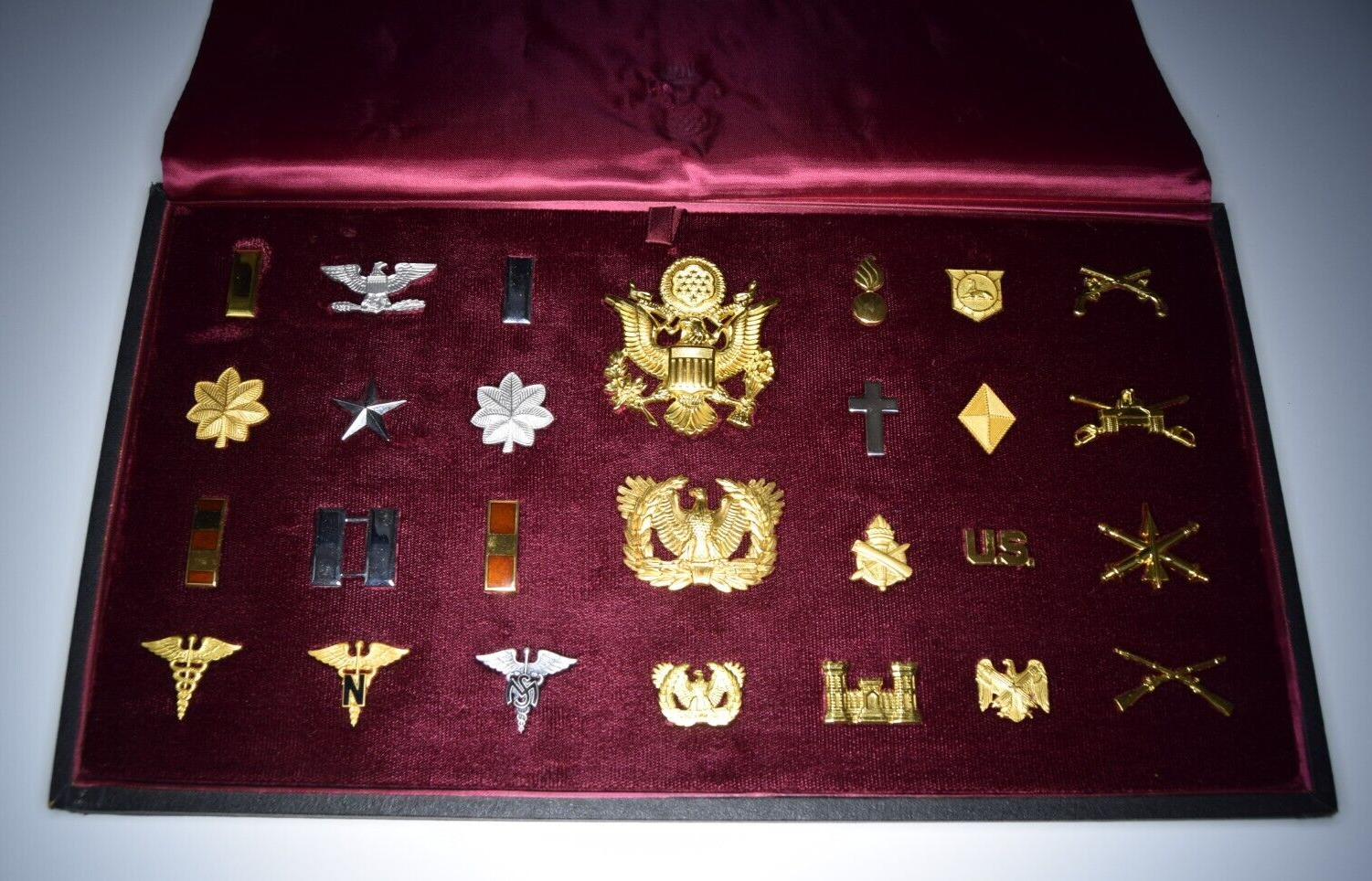 RARE GEMSCO Salesman's Sample Tray for US Army Branch Insignia 1960's STERLING