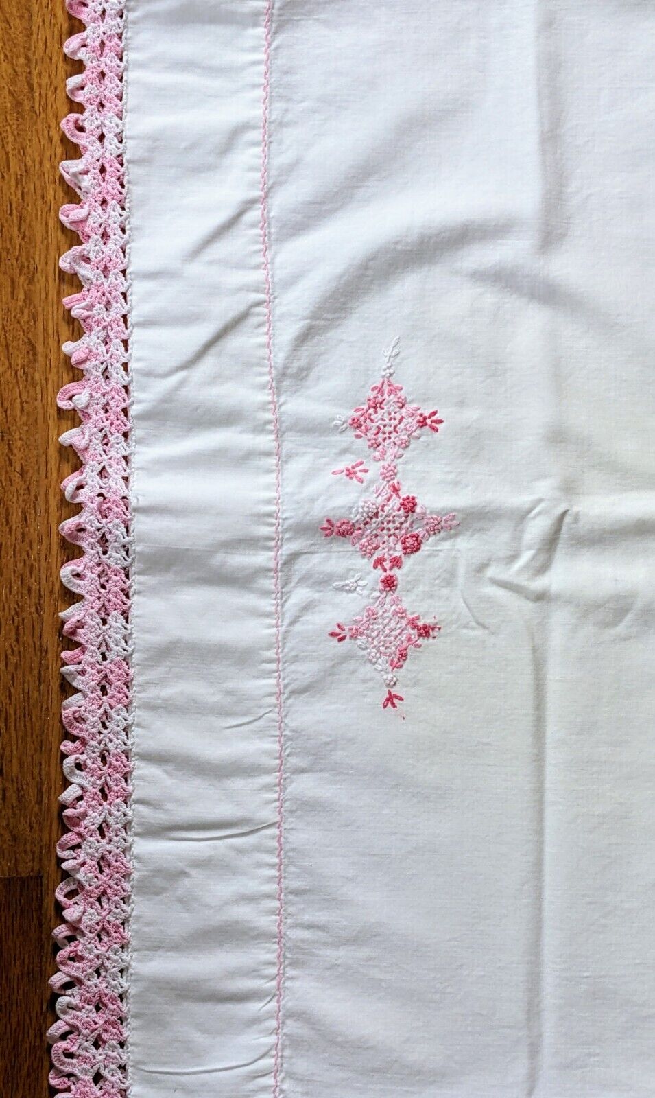 VTG Lot 2 White Pillowcases Pink Embroidery Crochet Edge Sz Queen Cottagecore 