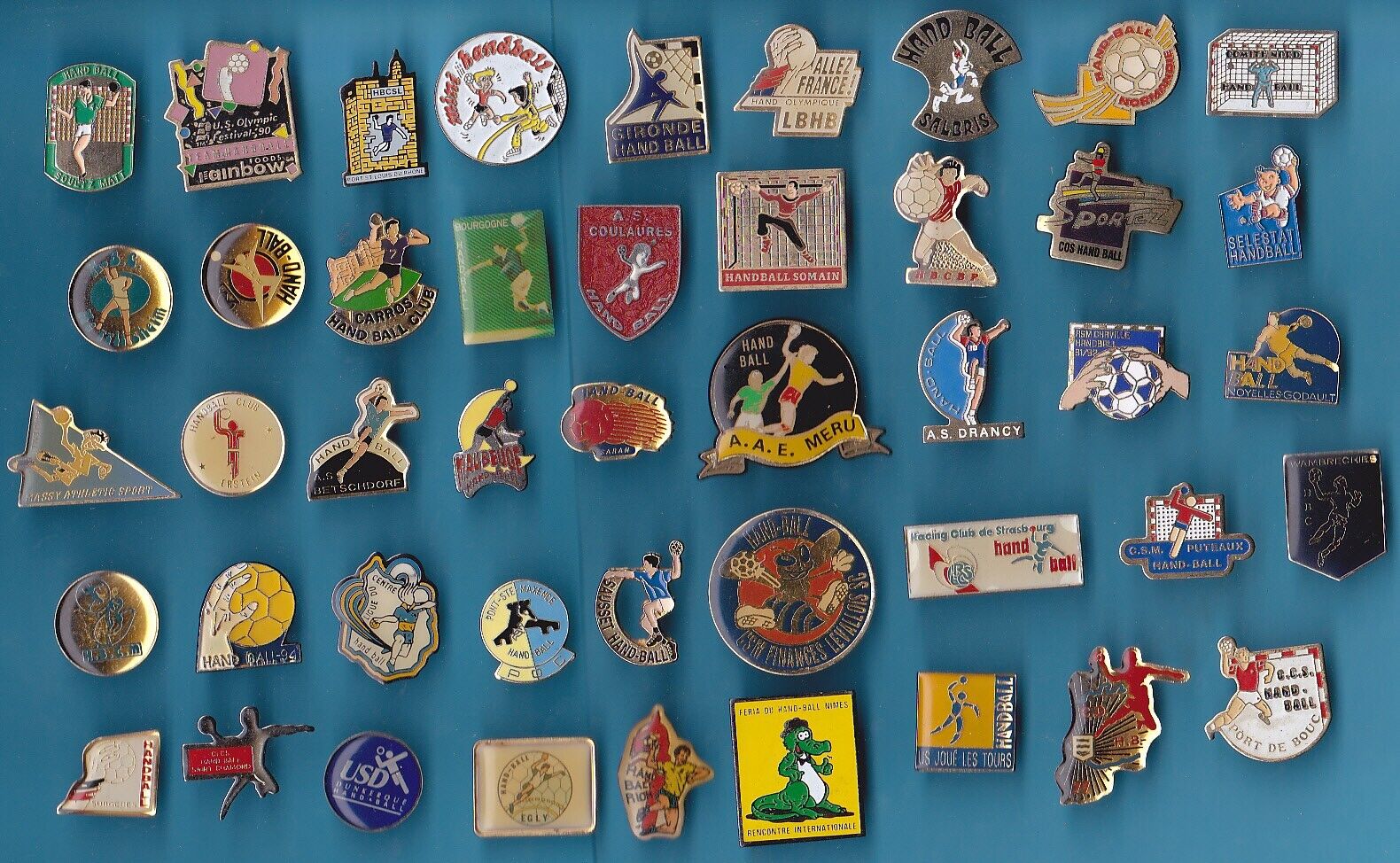 RARE LOT OF 45 PIN\'S SPORT HAND BALL CLUB oBC15