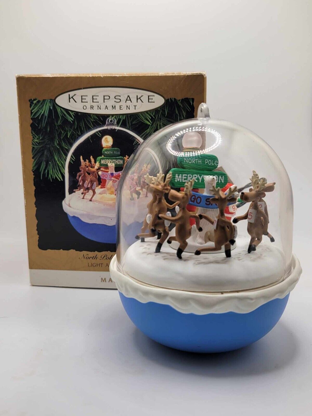 1993 Hallmark Keepsake Ornament Magic North Pole Merryrhon