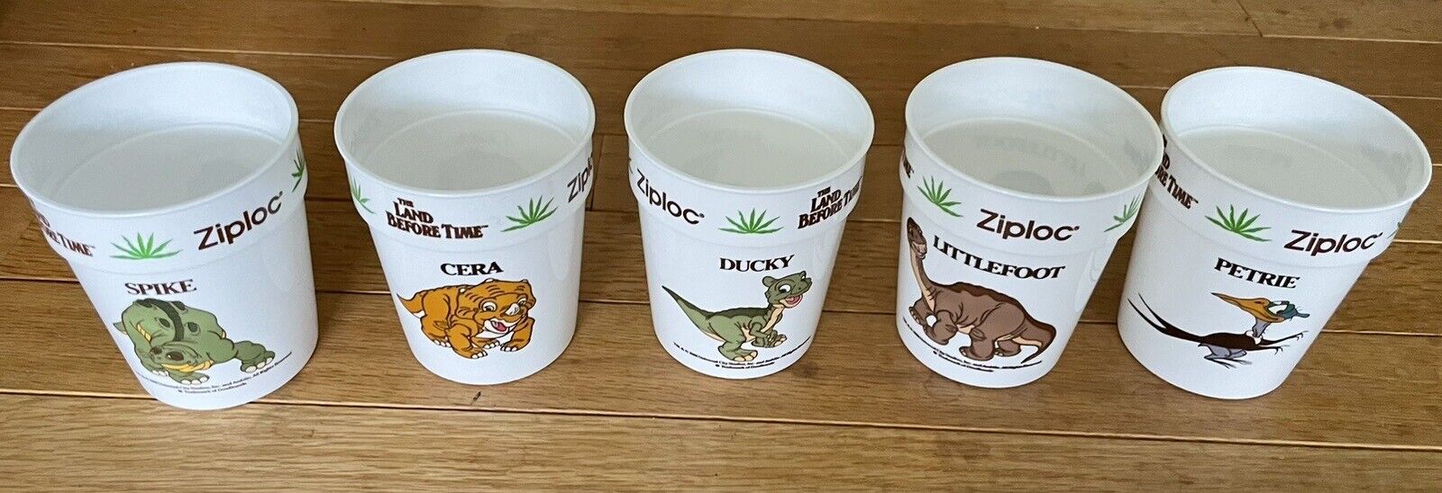 NEW VINTAGE  ZIPLOC THE LAND BEFORE TIME PLASTIC CUPS