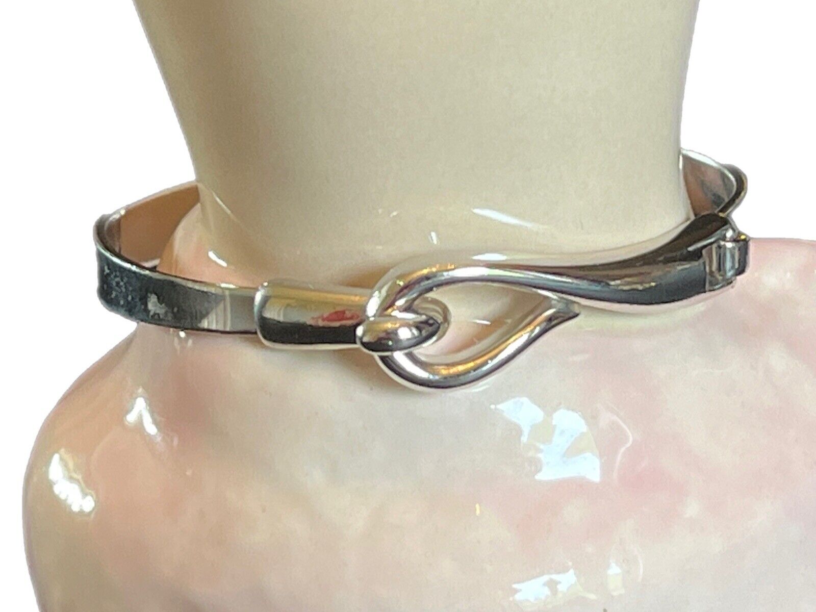 Vtg Bracelet Crown Trifari Silver Tone Clamp Loop & Hook Bangle 6.25” Open Top